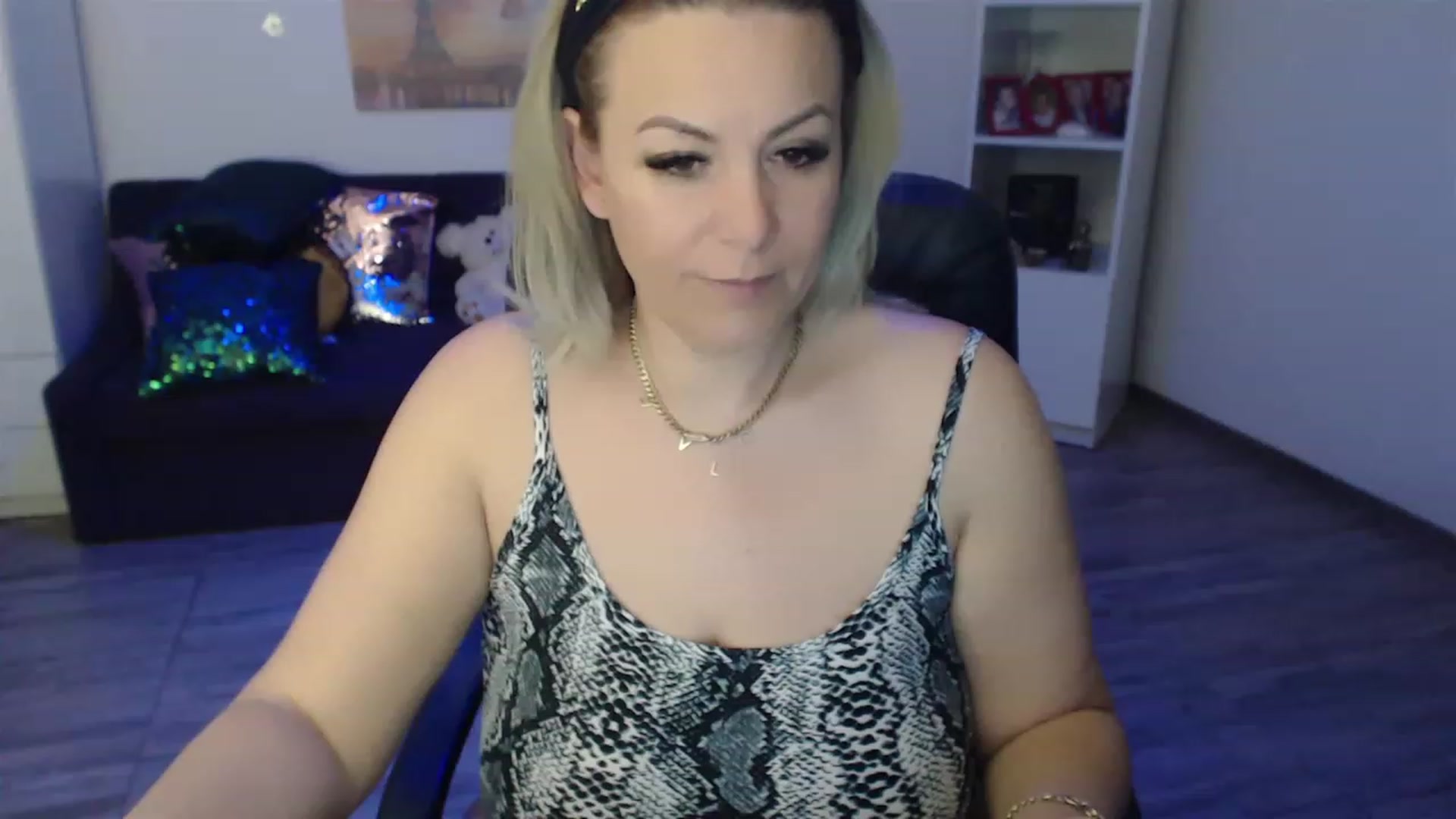 Gallery image thumbnail from A_baby_Boo's myfreecams stream on, 04/01/2023, 12:09 image 5 of 20