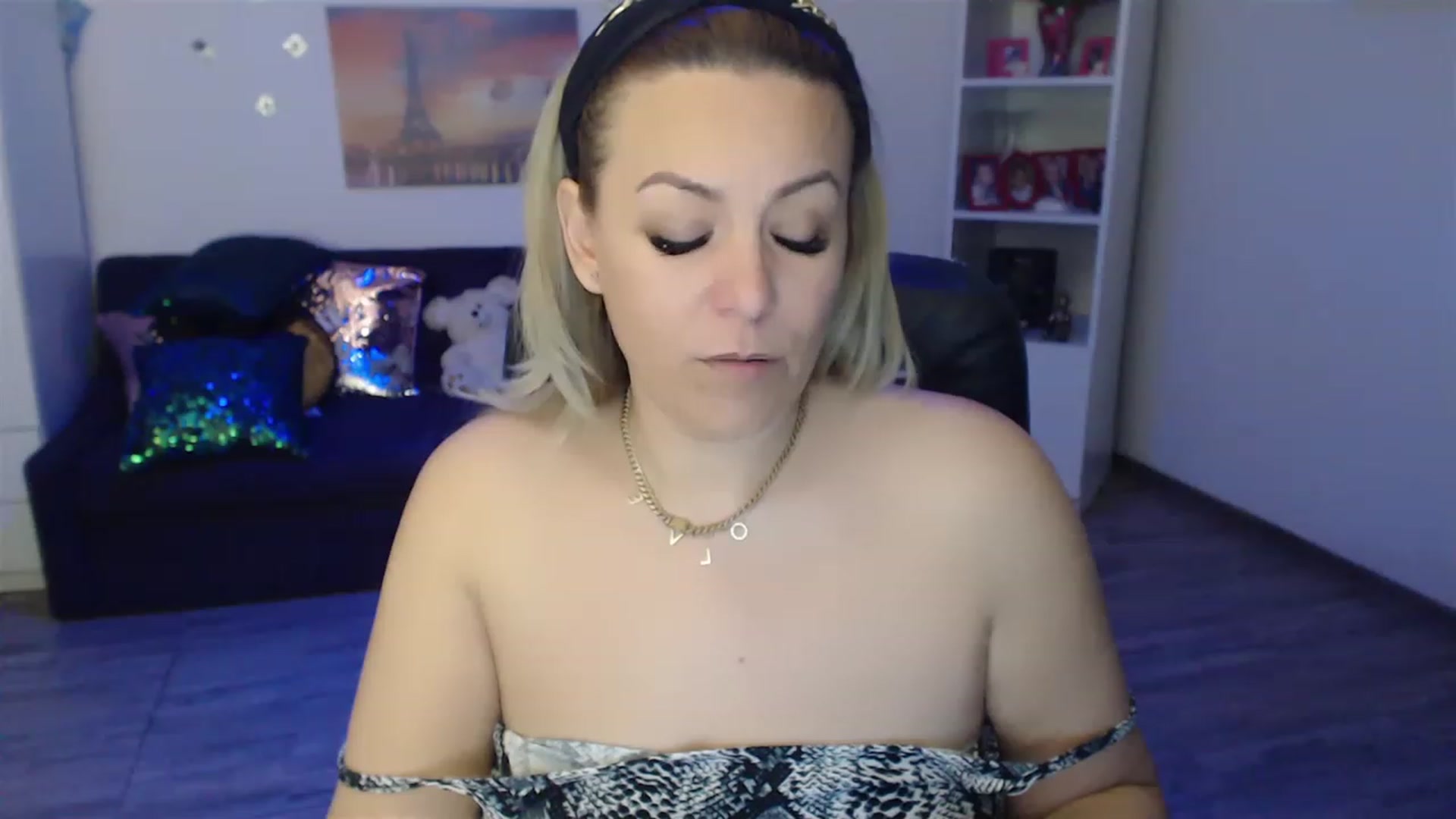 Gallery image thumbnail from A_baby_Boo's myfreecams stream on, 04/01/2023, 13:25 image 2 of 20