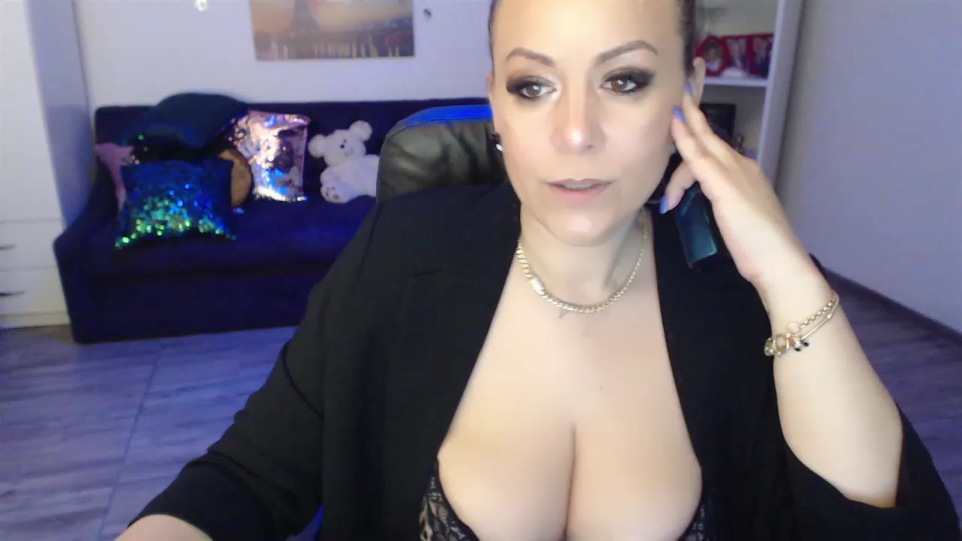 Gallery image thumbnail from A_baby_Boo's myfreecams stream on, 04/01/2023, 20:12 image 4 of 20