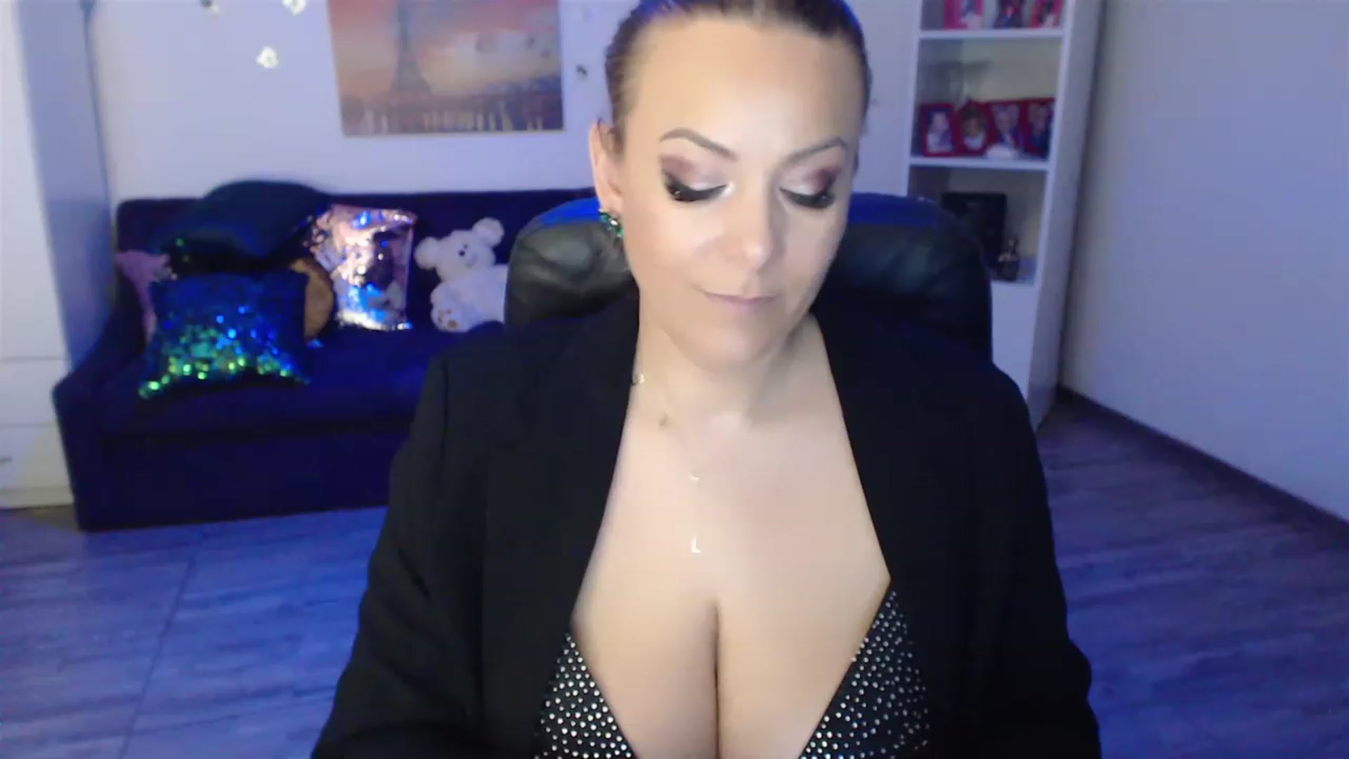 Gallery image thumbnail from A_baby_Boo's myfreecams stream on, 04/03/2023, 11:27 image 15 of 20