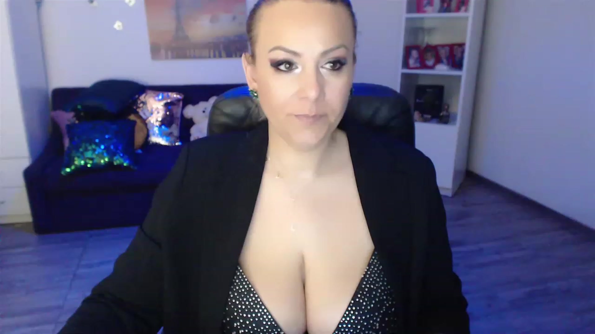 Gallery image thumbnail from A_baby_Boo's myfreecams stream on, 04/03/2023, 11:27 image 9 of 20