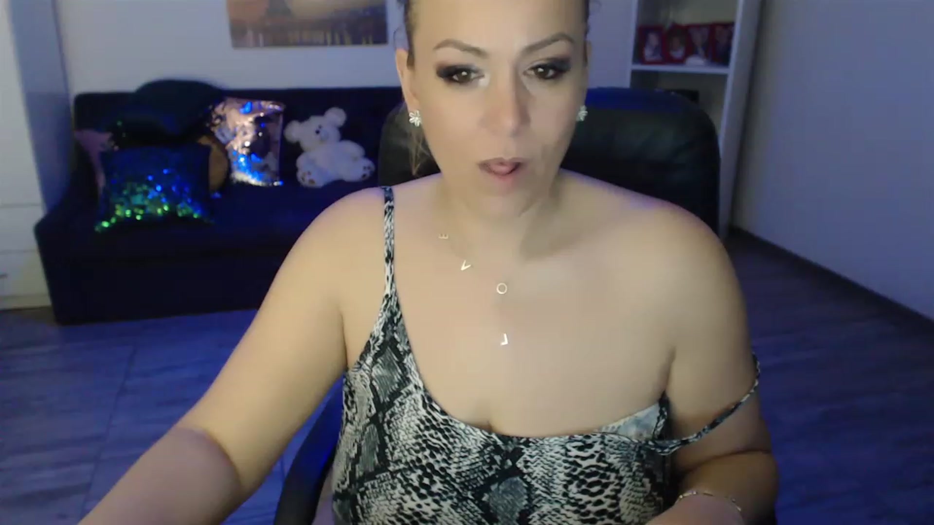 Gallery image thumbnail from A_baby_Boo's myfreecams stream on, 04/03/2023, 19:06 image 7 of 20