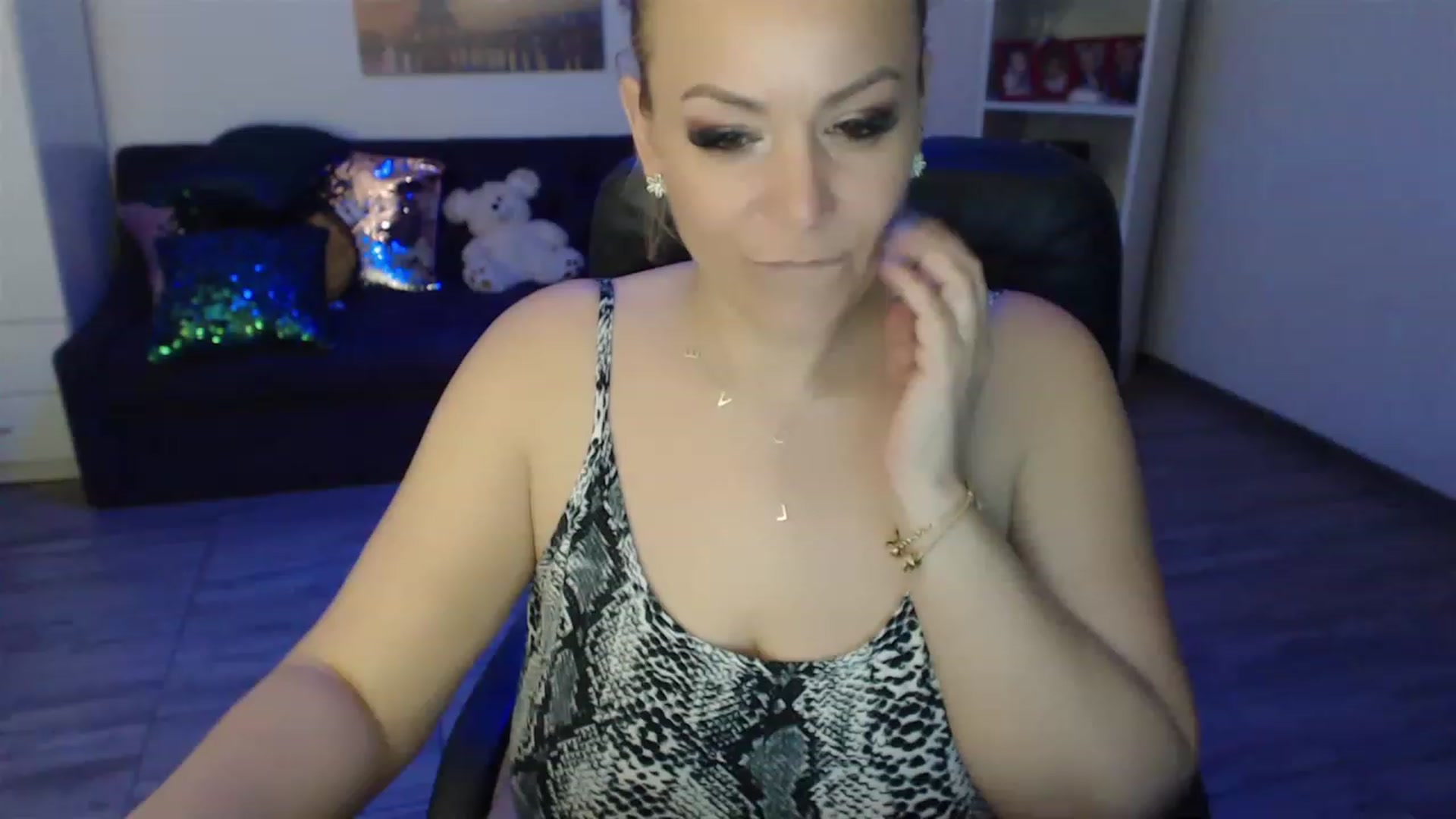 Gallery image thumbnail from A_baby_Boo's myfreecams stream on, 04/03/2023, 19:06 image 1 of 20