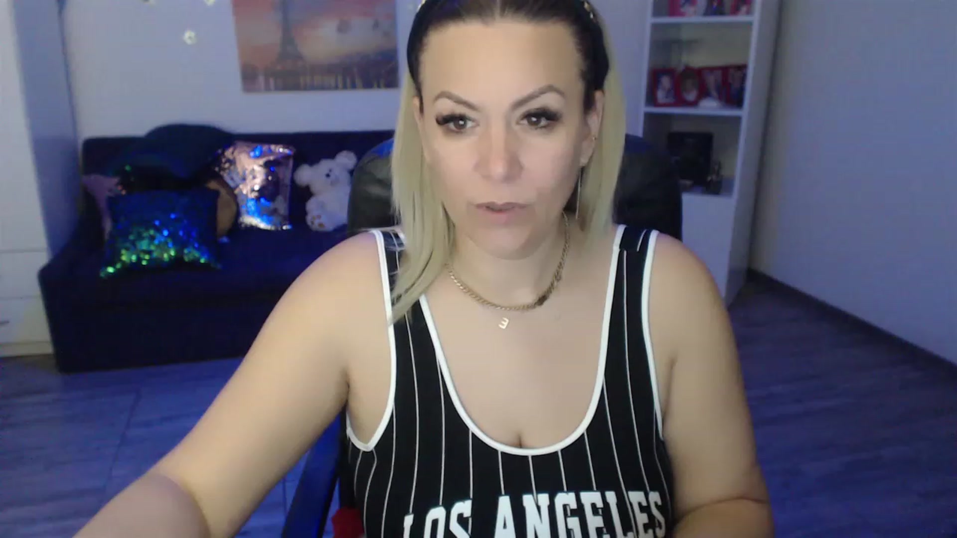 Gallery image thumbnail from A_baby_Boo's myfreecams stream on, 04/07/2023, 13:34 image 11 of 20