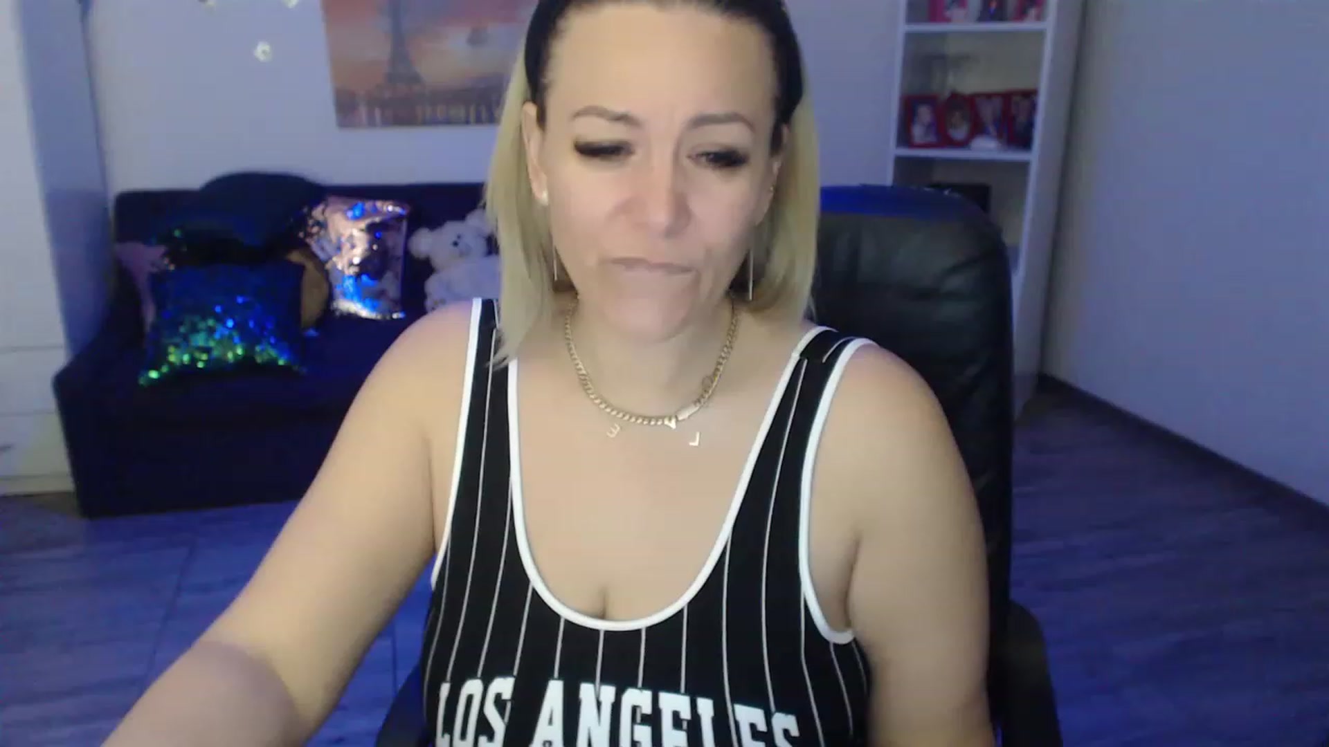 Gallery image thumbnail from A_baby_Boo's myfreecams stream on, 04/07/2023, 13:34 image 15 of 20