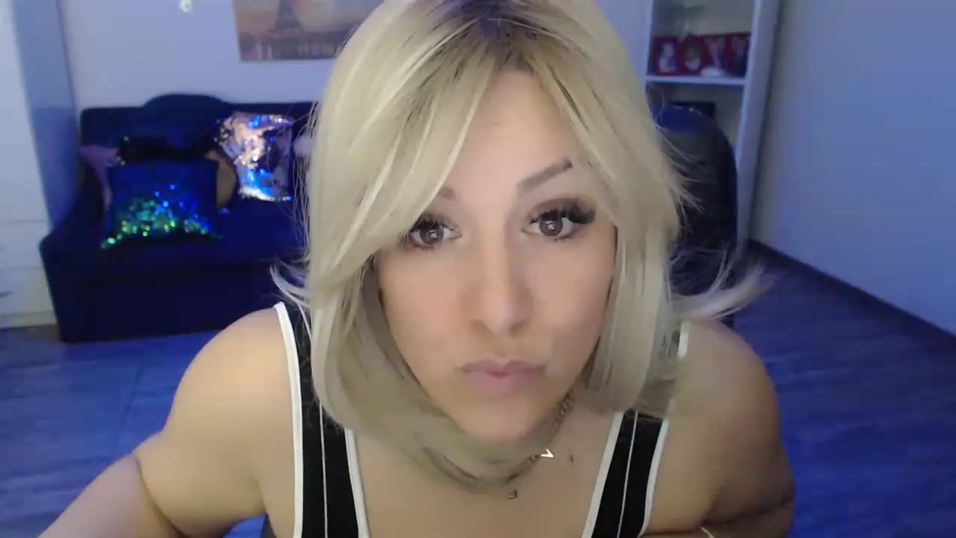 Gallery image thumbnail from A_baby_Boo's myfreecams stream on, 04/07/2023, 18:59 image 14 of 20