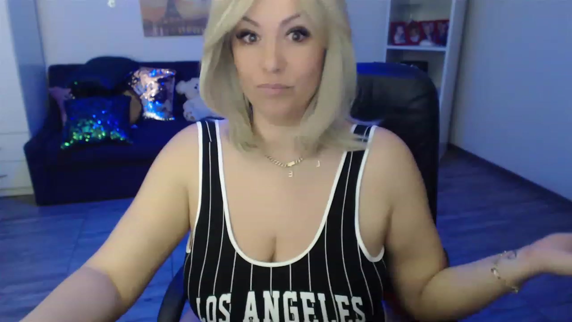 Gallery image thumbnail from A_baby_Boo's myfreecams stream on, 04/07/2023, 18:59 image 10 of 20