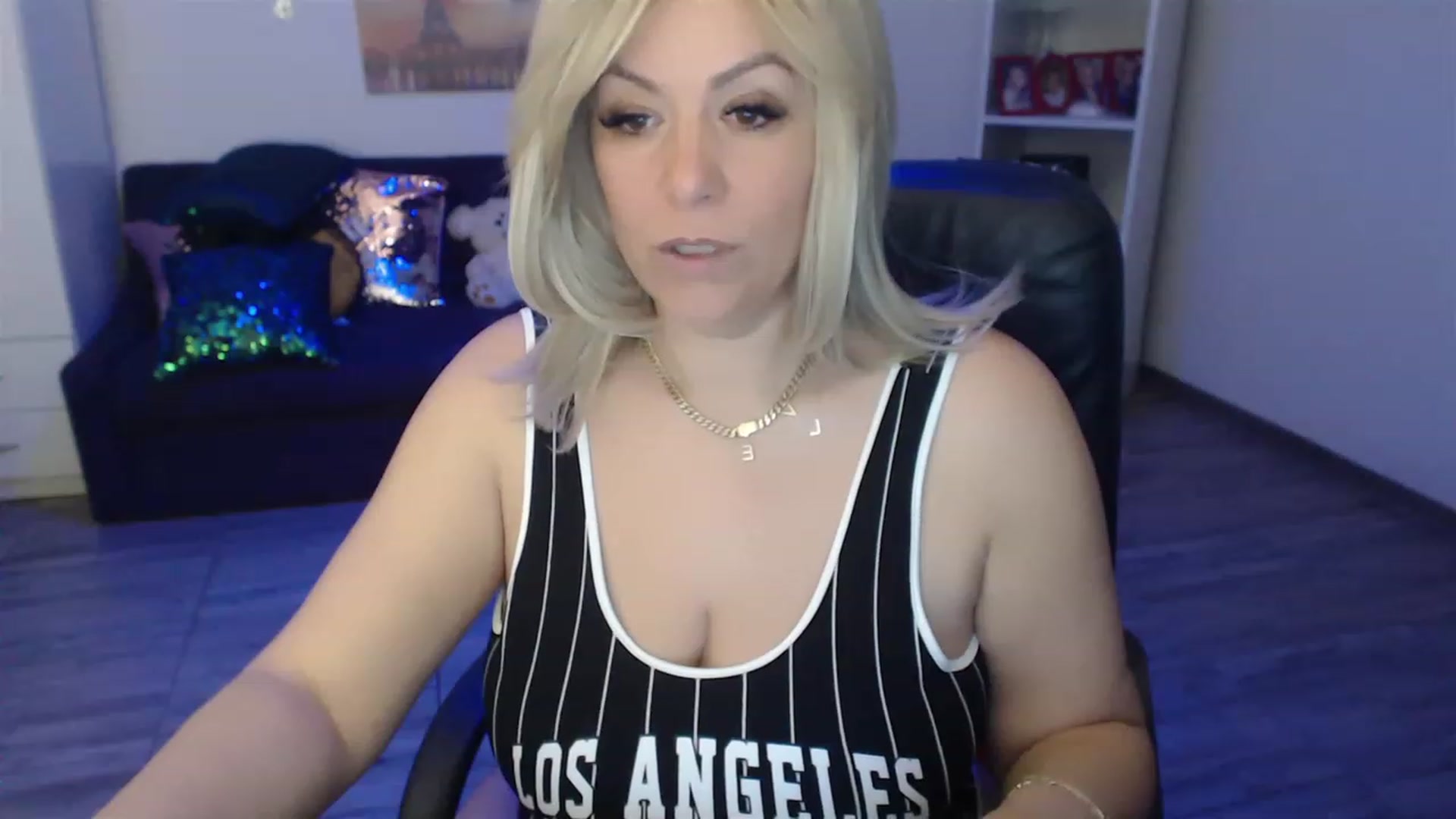 Gallery image thumbnail from A_baby_Boo's myfreecams stream on, 04/07/2023, 18:59 image 15 of 20