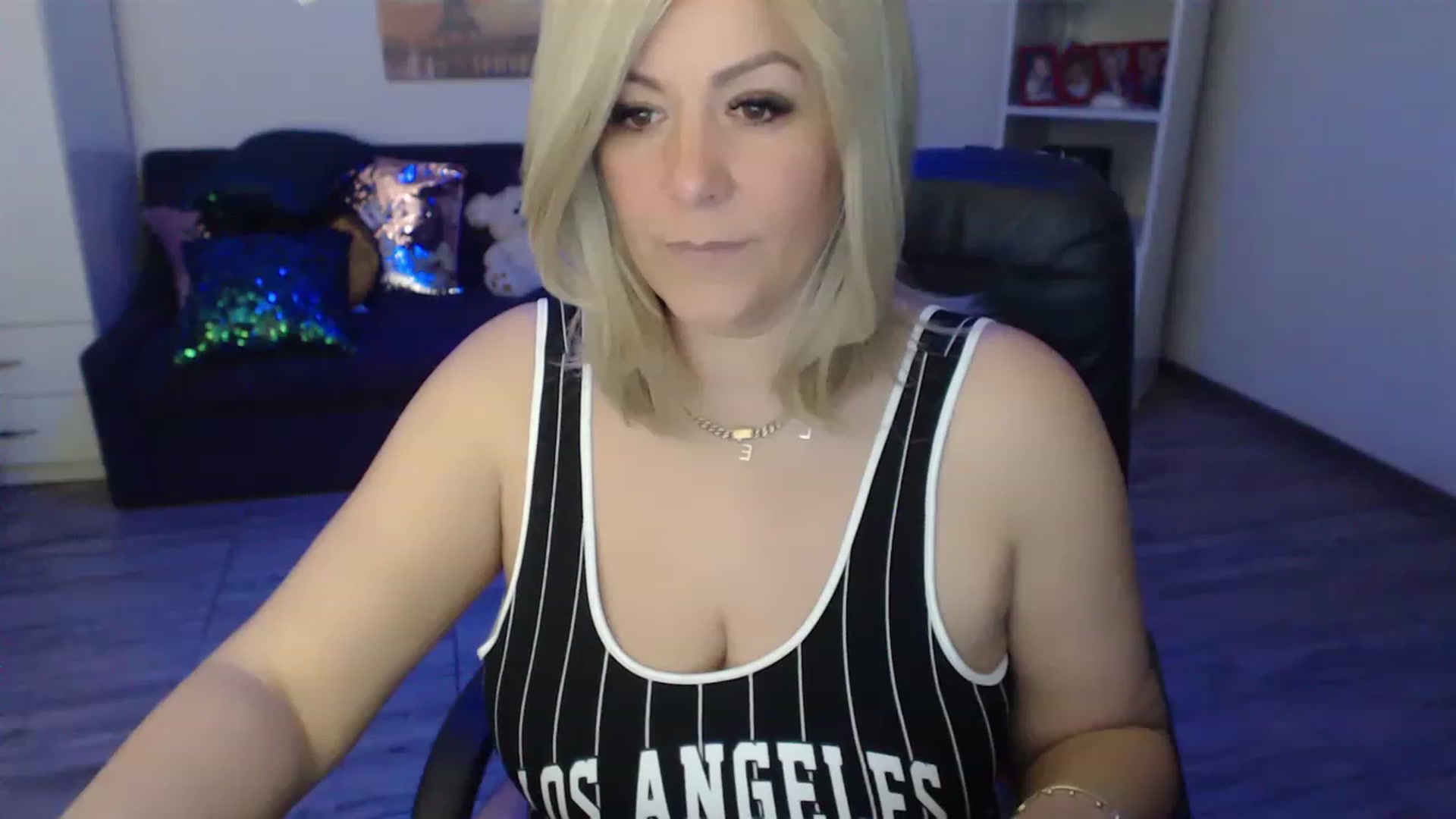 Gallery image thumbnail from A_baby_Boo's myfreecams stream on, 04/07/2023, 20:53 image 8 of 20