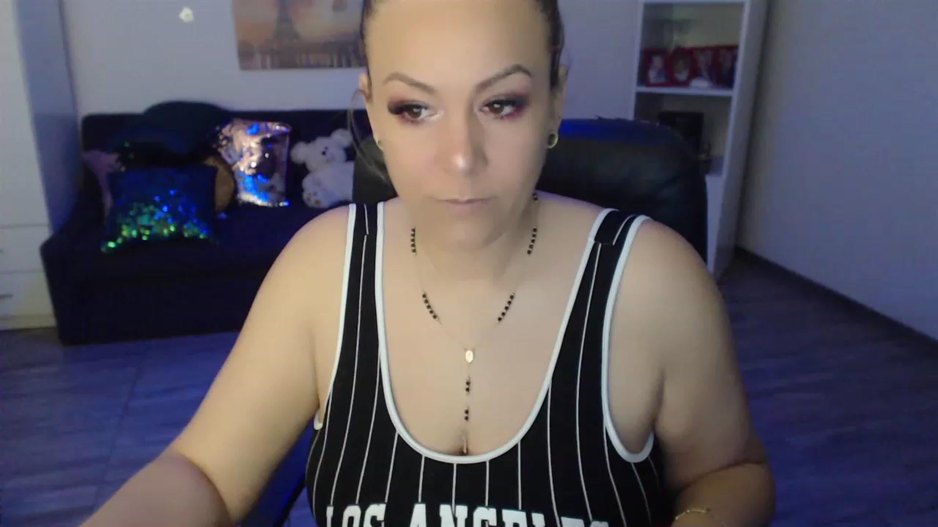 Gallery image thumbnail from A_baby_Boo's myfreecams stream on, 04/12/2023, 18:35 image 6 of 20