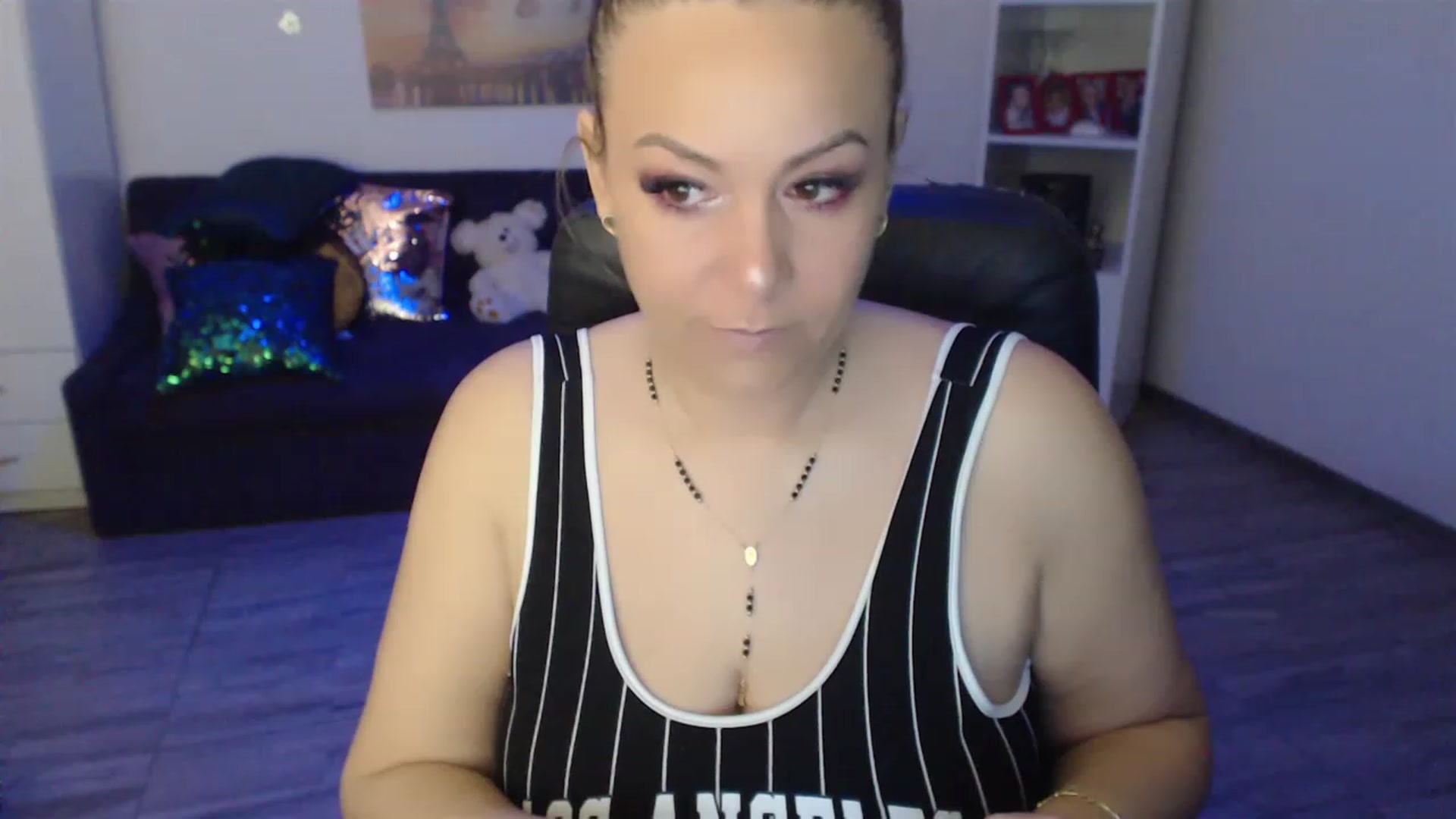 Gallery image thumbnail from A_baby_Boo's myfreecams stream on, 04/12/2023, 18:35 image 7 of 20
