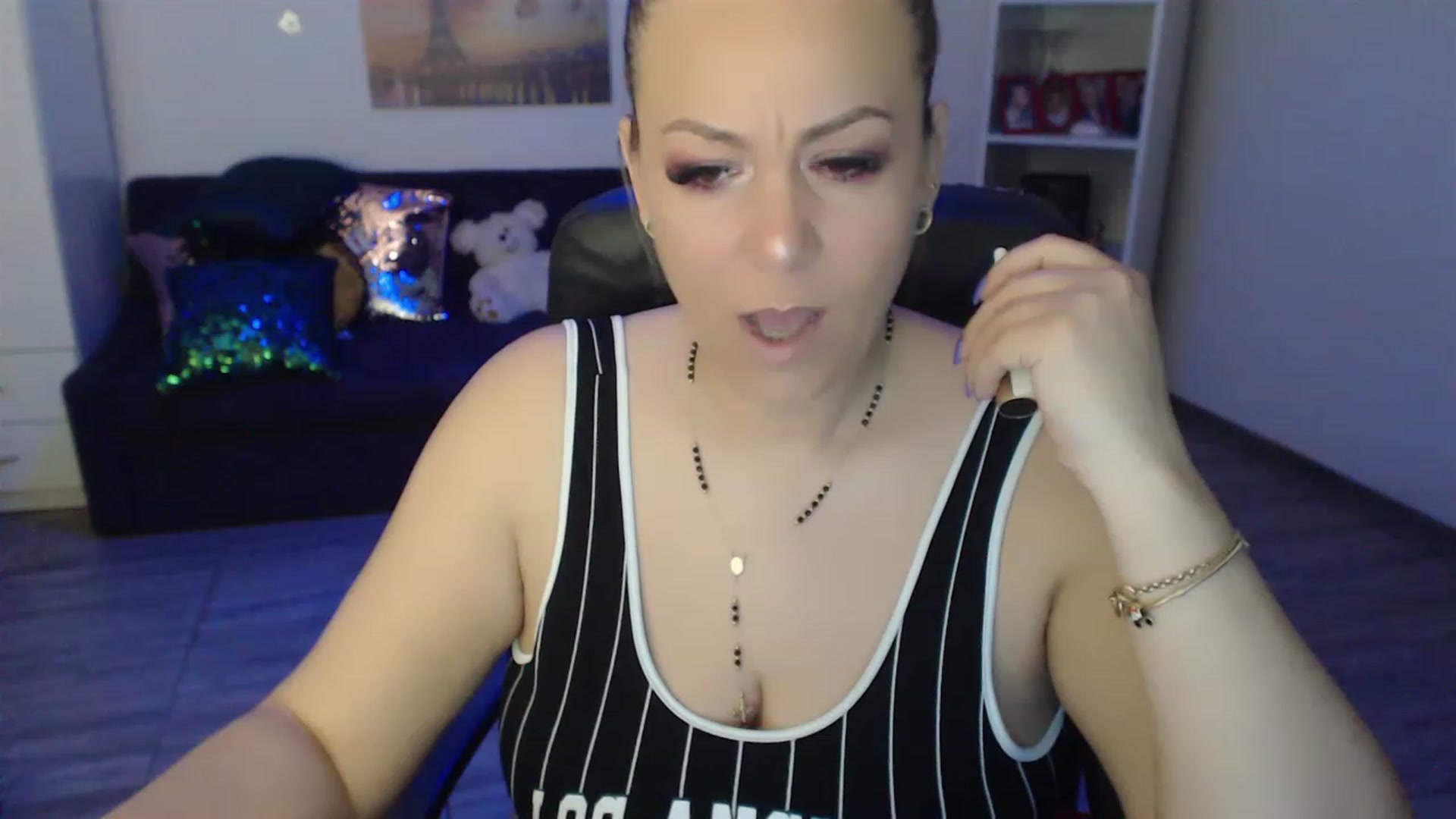 Gallery image thumbnail from A_baby_Boo's myfreecams stream on, 04/12/2023, 18:35 image 9 of 20