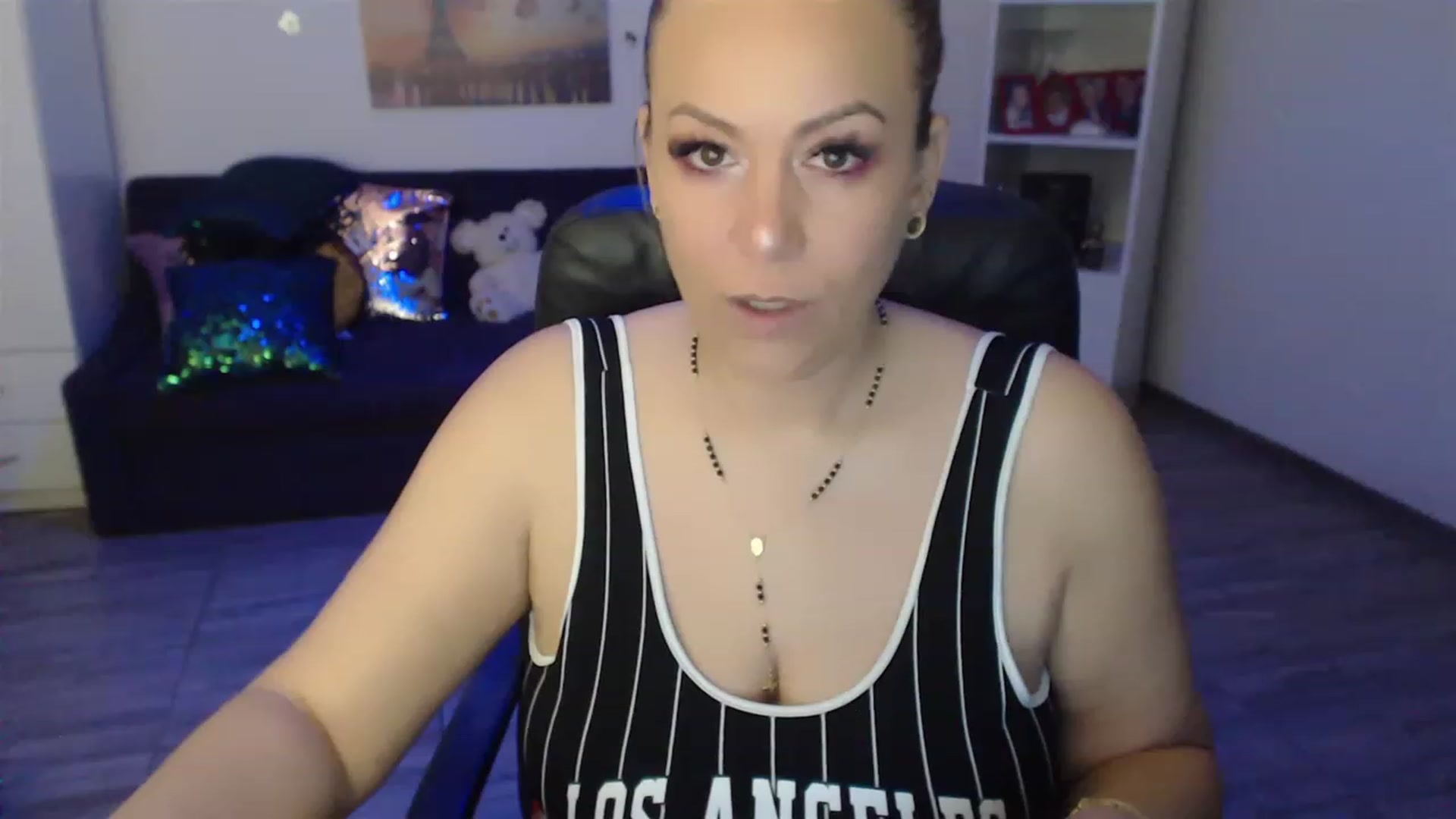 Gallery image thumbnail from A_baby_Boo's myfreecams stream on, 04/12/2023, 18:35 image 18 of 20