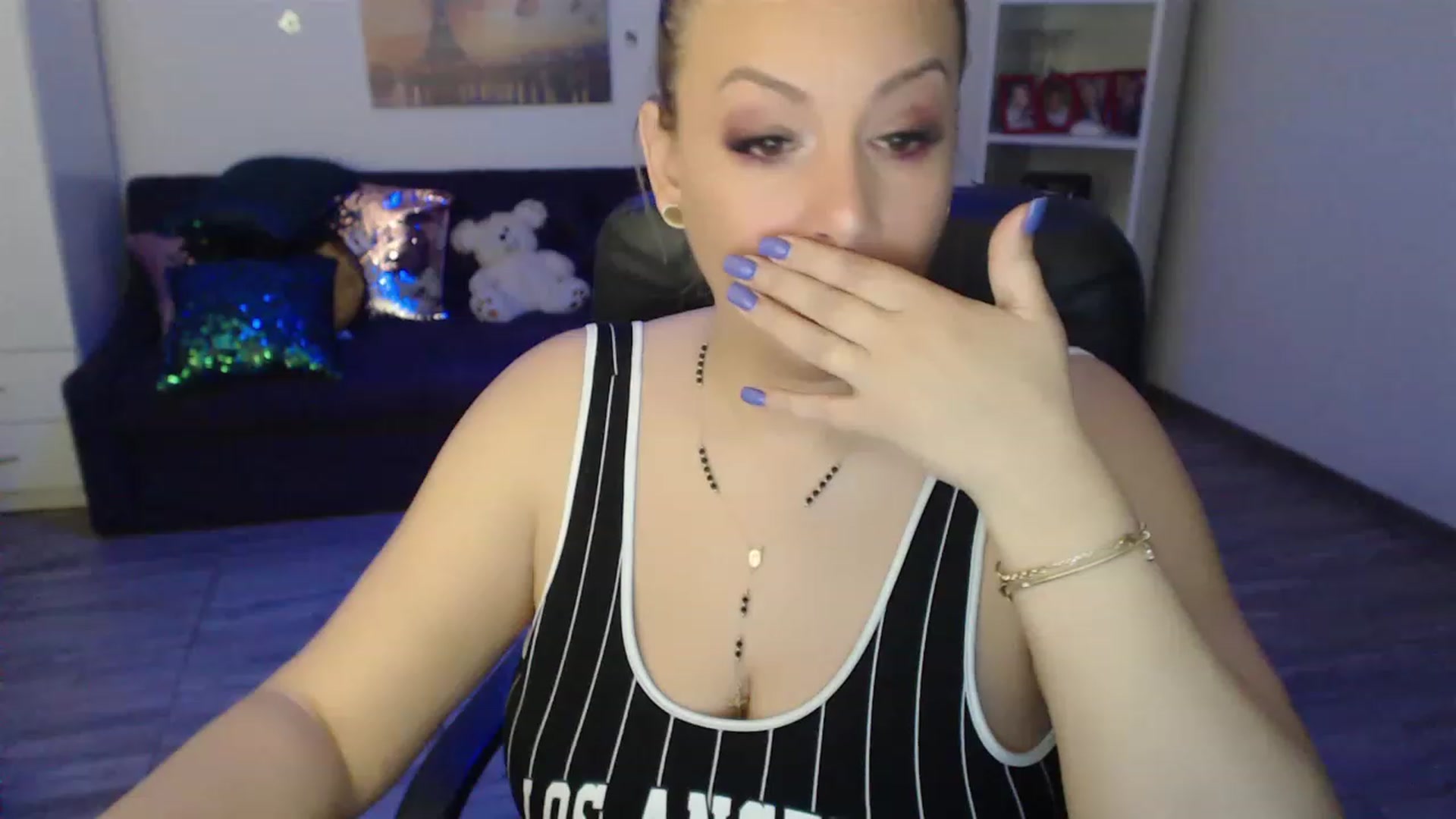 Gallery image thumbnail from A_baby_Boo's myfreecams stream on, 04/12/2023, 18:35 image 15 of 20