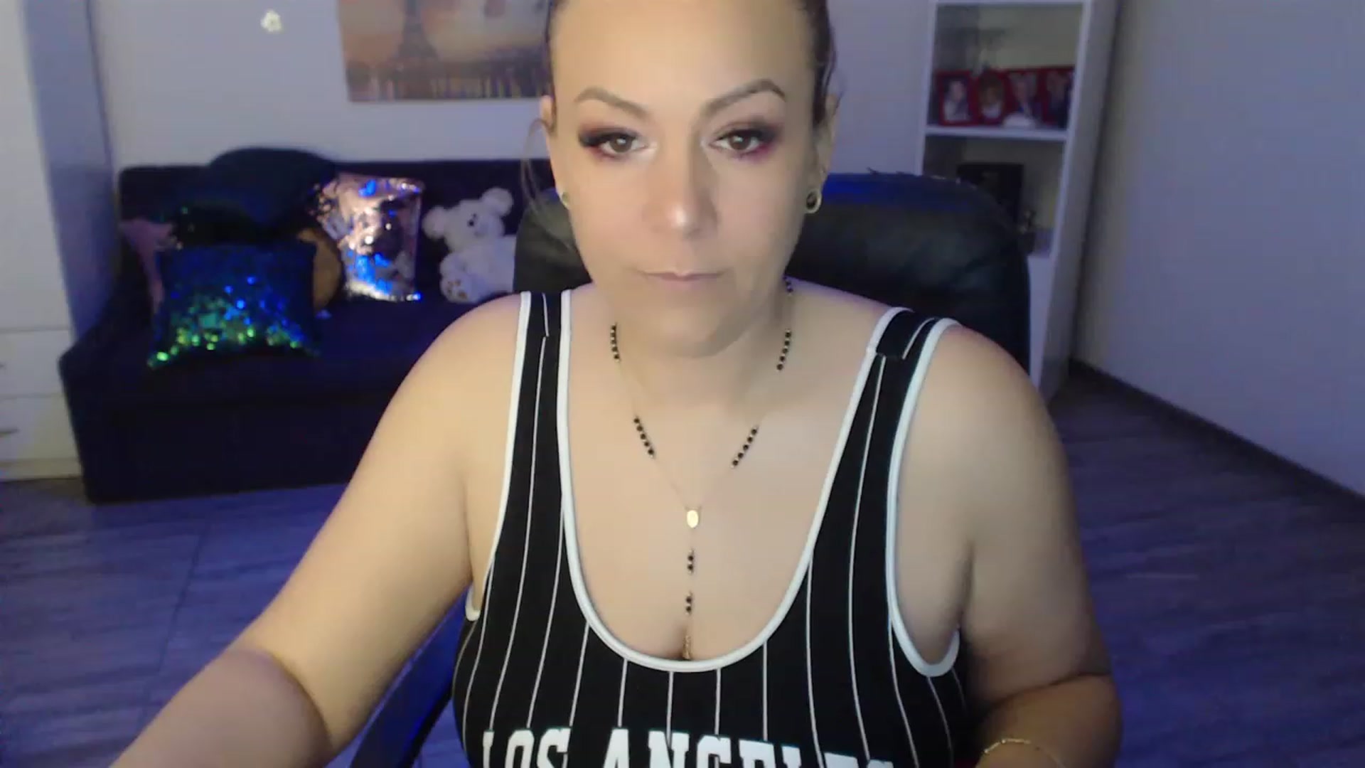 Gallery image thumbnail from A_baby_Boo's myfreecams stream on, 04/12/2023, 18:35 image 5 of 20