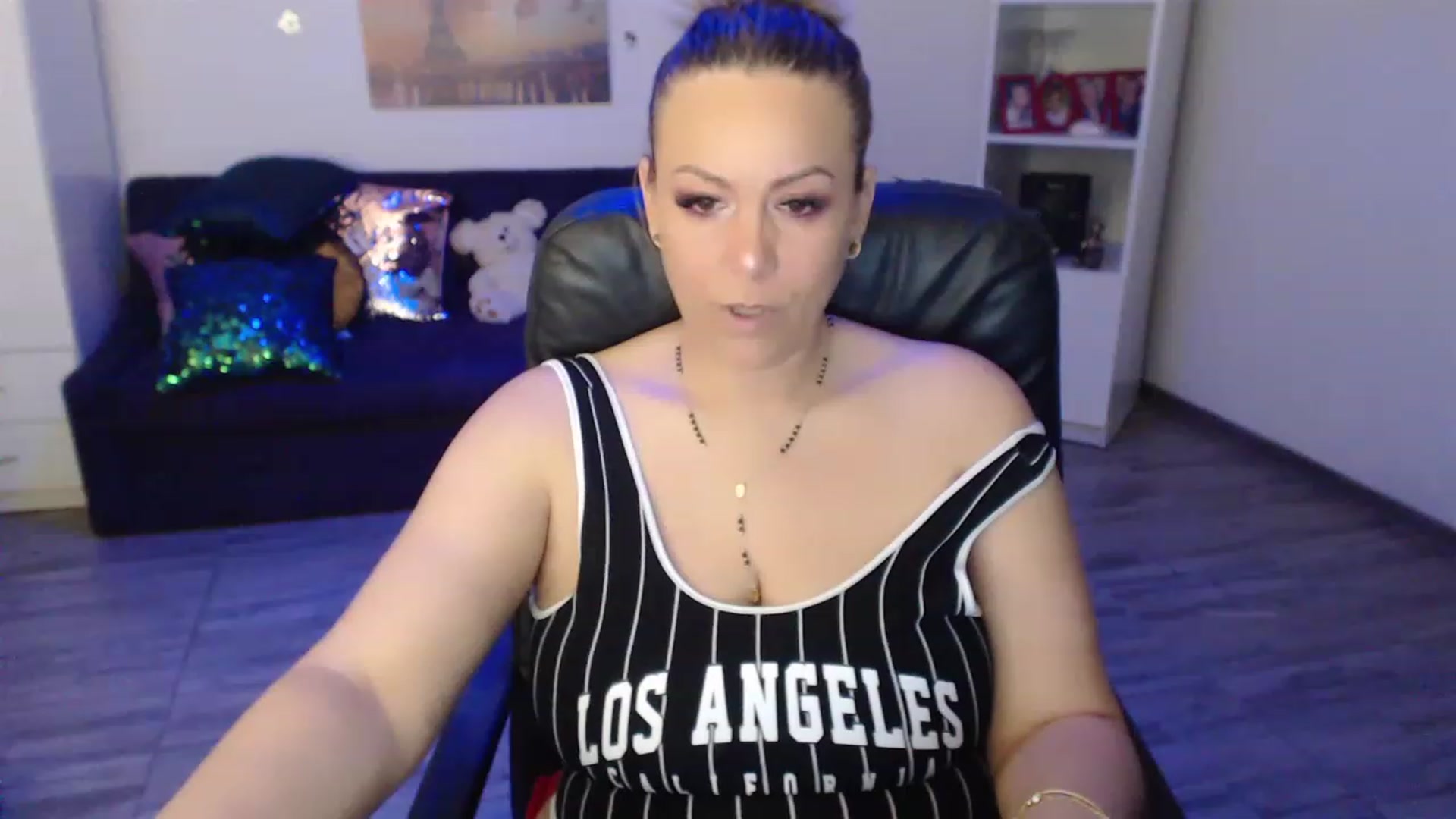 Gallery image thumbnail from A_baby_Boo's myfreecams stream on, 04/12/2023, 18:35 image 19 of 20