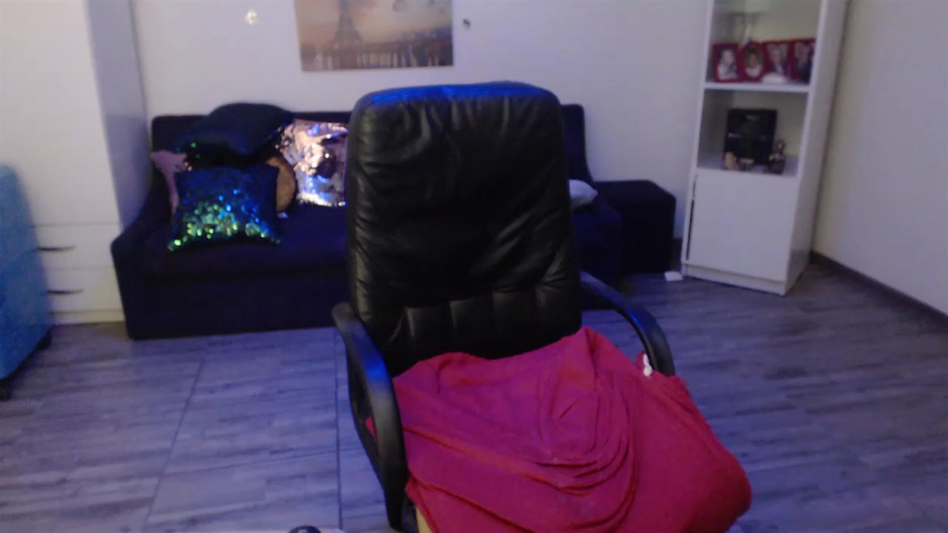 Gallery image thumbnail from A_baby_Boo's myfreecams stream on, 04/17/2023, 04:50 image 17 of 20