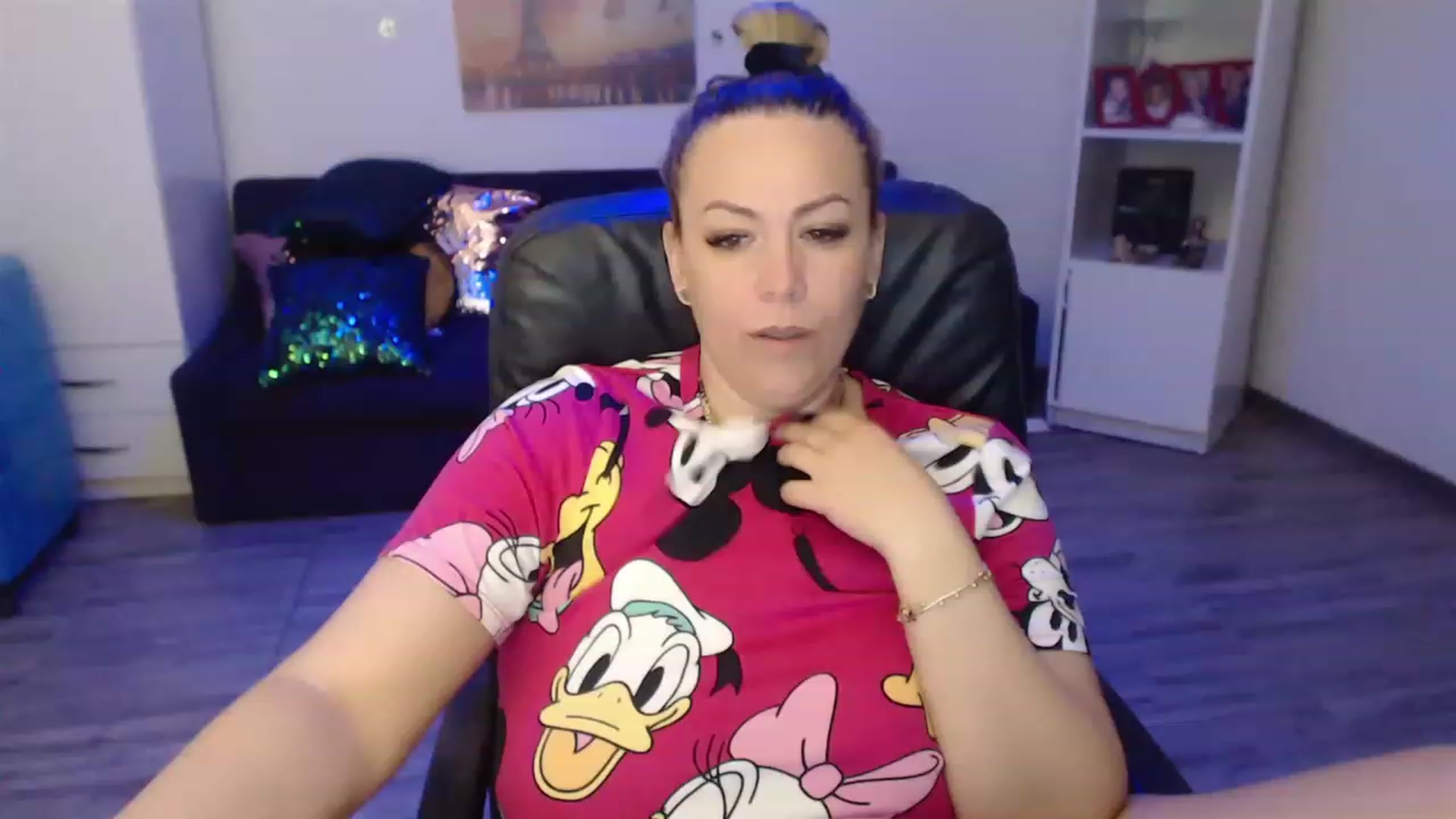 Gallery image thumbnail from A_baby_Boo's myfreecams stream on, 04/17/2023, 04:50 image 8 of 20