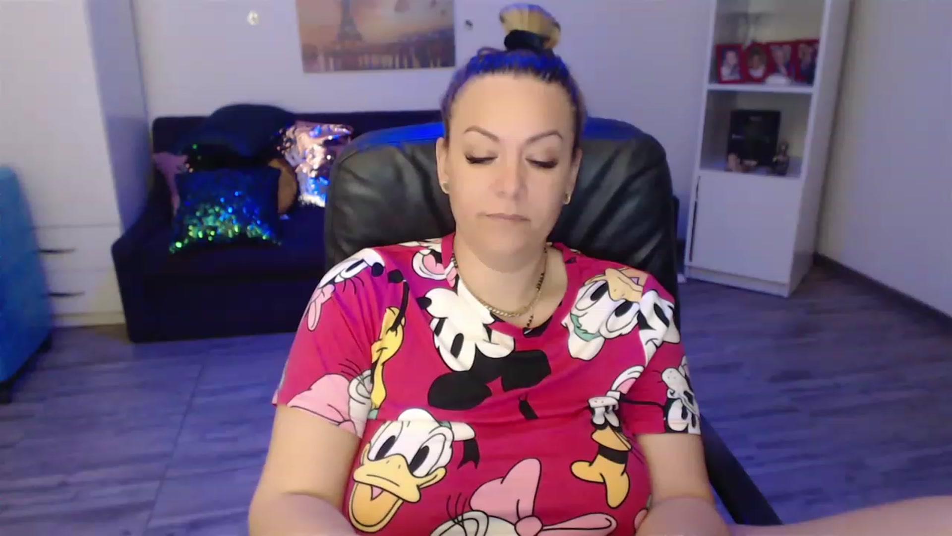 Gallery image thumbnail from A_baby_Boo's myfreecams stream on, 04/17/2023, 04:50 image 9 of 20