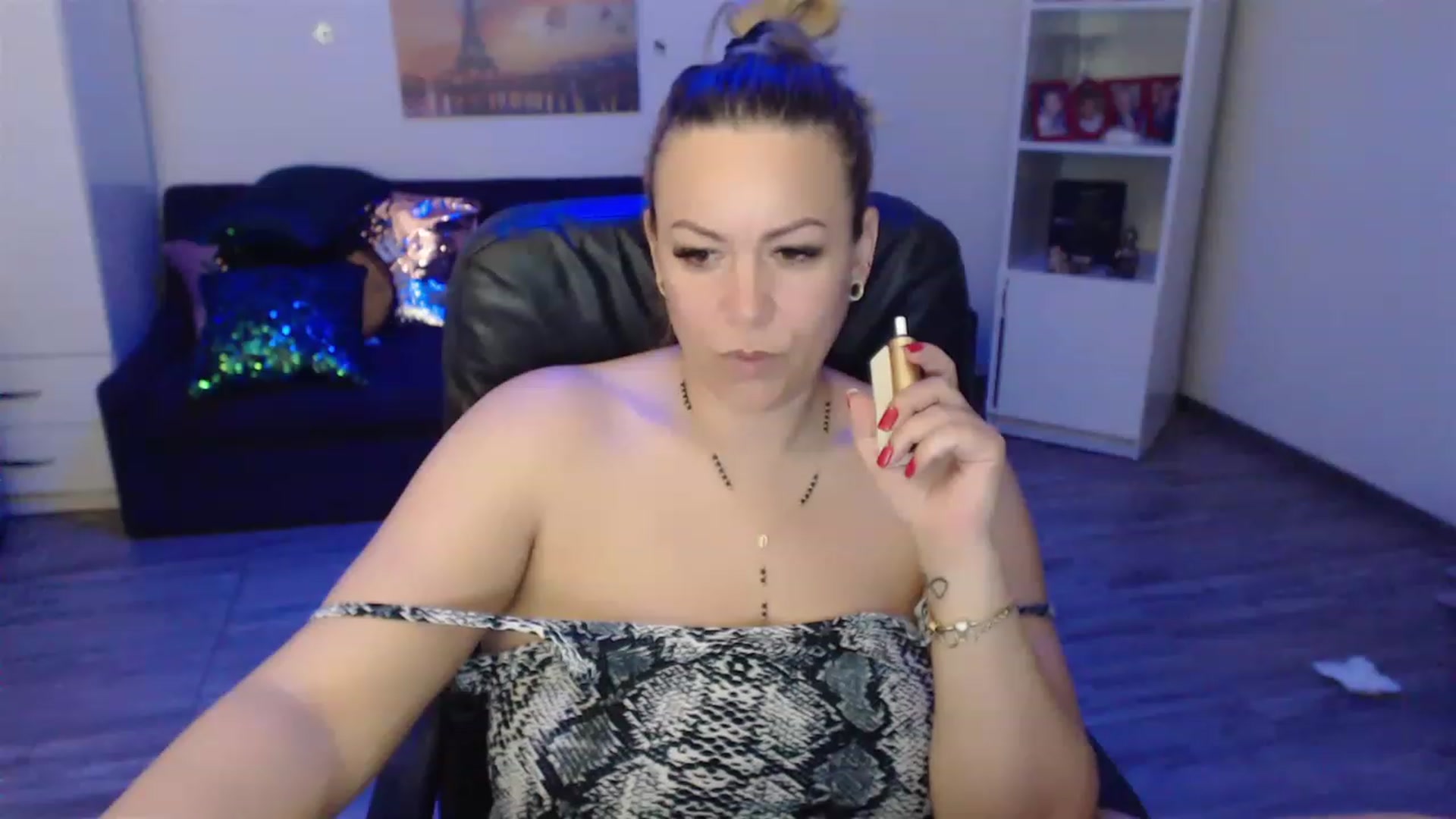 Gallery image thumbnail from A_baby_Boo's myfreecams stream on, 04/18/2023, 05:24 image 9 of 20