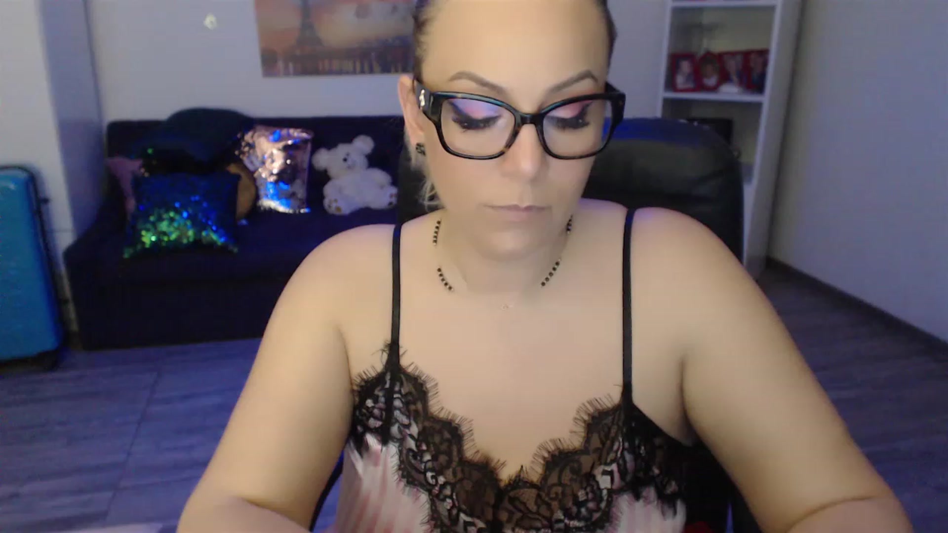 Gallery image thumbnail from A_baby_Boo's myfreecams stream on, 04/20/2023, 14:08 image 15 of 20