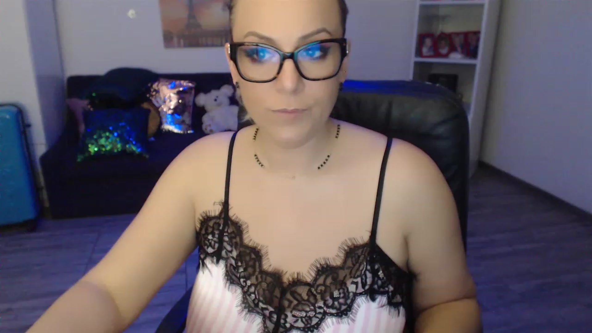 Gallery image thumbnail from A_baby_Boo's myfreecams stream on, 04/20/2023, 14:08 image 9 of 20