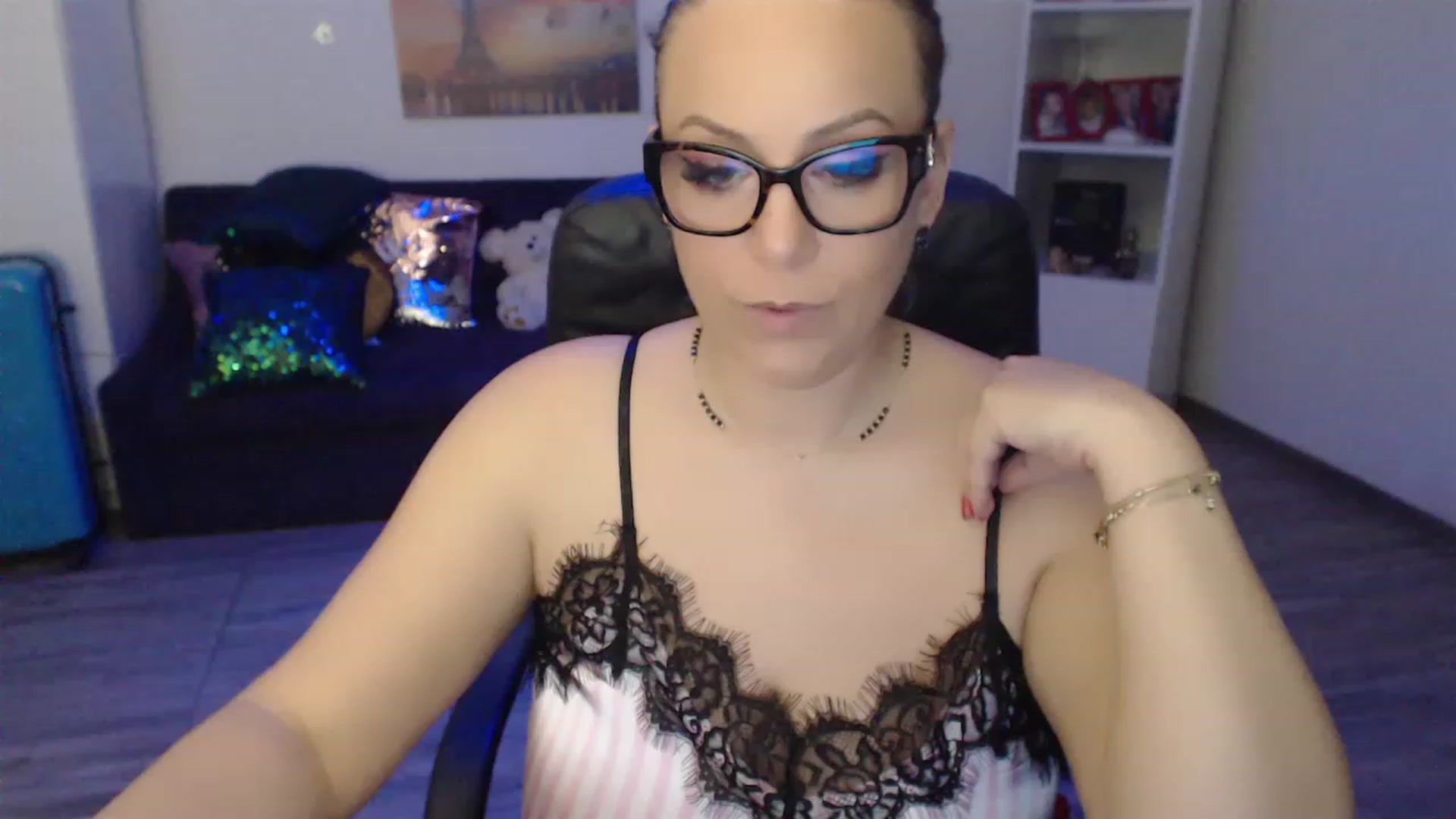 Gallery image thumbnail from A_baby_Boo's myfreecams stream on, 04/20/2023, 14:08 image 7 of 20
