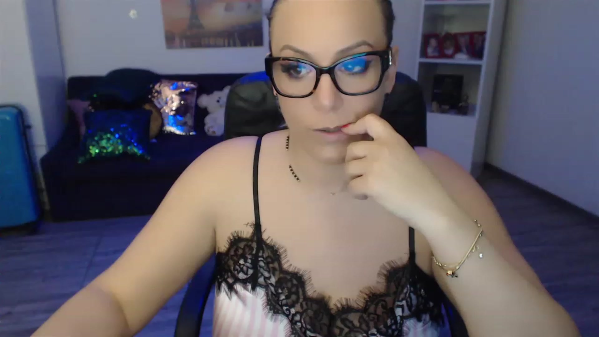 Gallery image thumbnail from A_baby_Boo's myfreecams stream on, 04/20/2023, 14:08 image 6 of 20