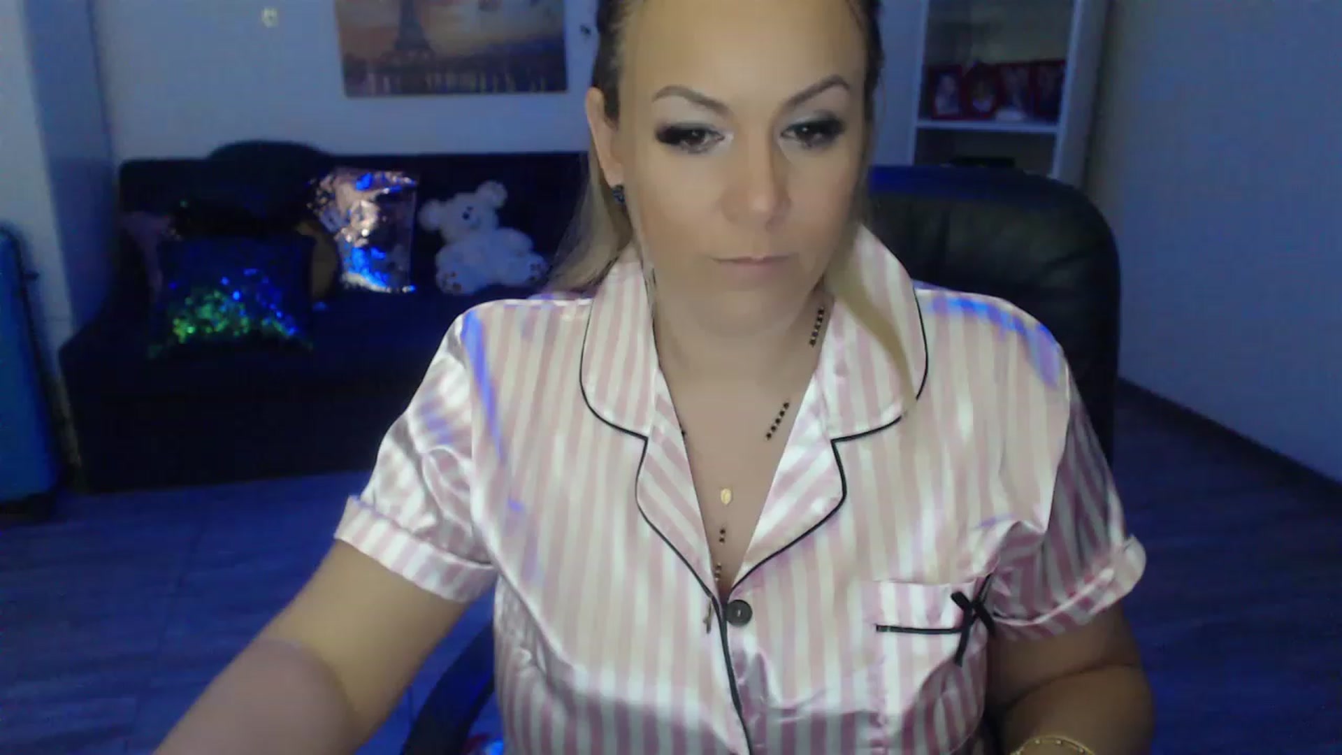 Gallery image thumbnail from A_baby_Boo's myfreecams stream on, 04/20/2023, 20:38 image 16 of 20