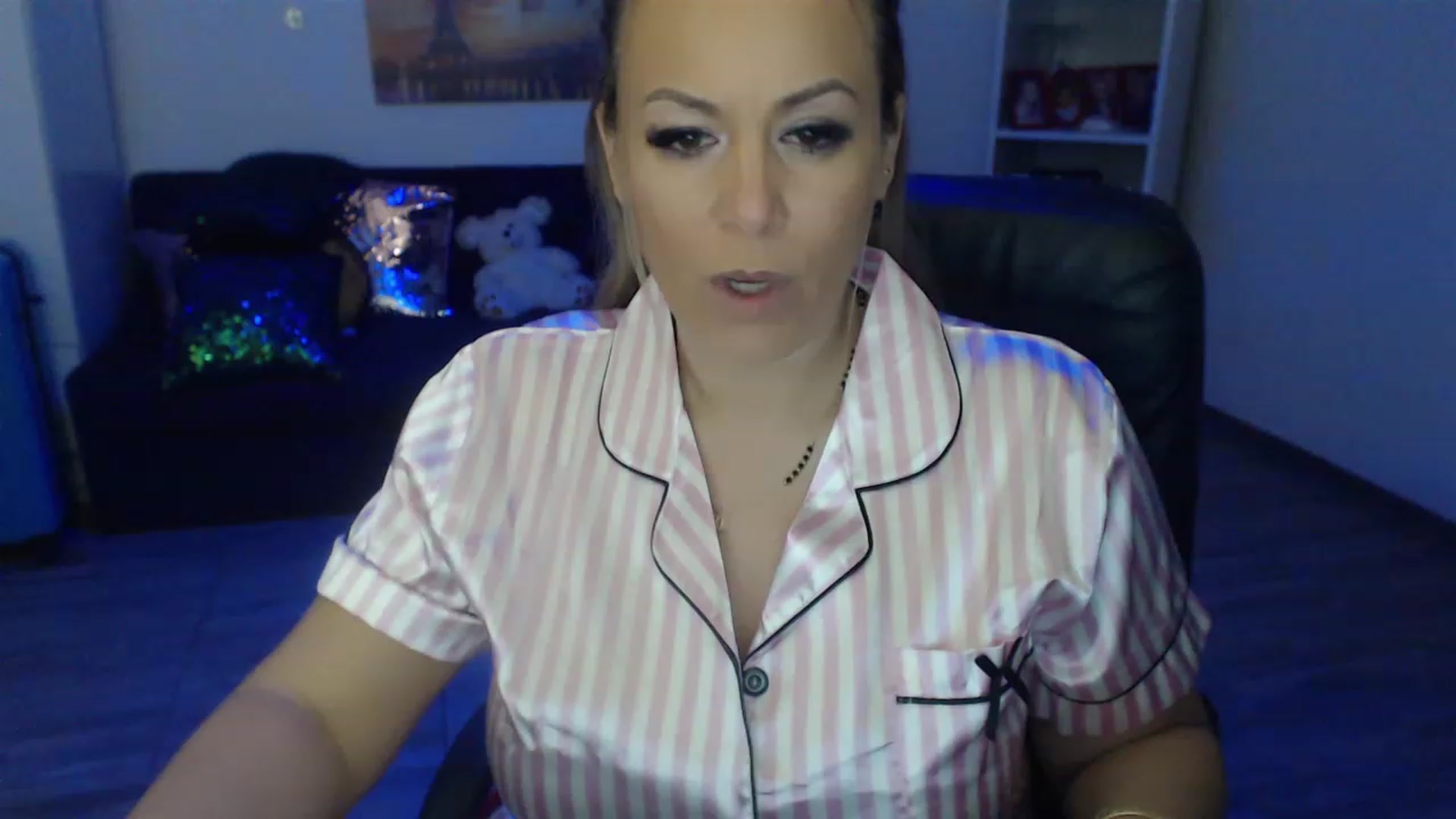 Gallery image thumbnail from A_baby_Boo's myfreecams stream on, 04/20/2023, 22:58 image 6 of 20