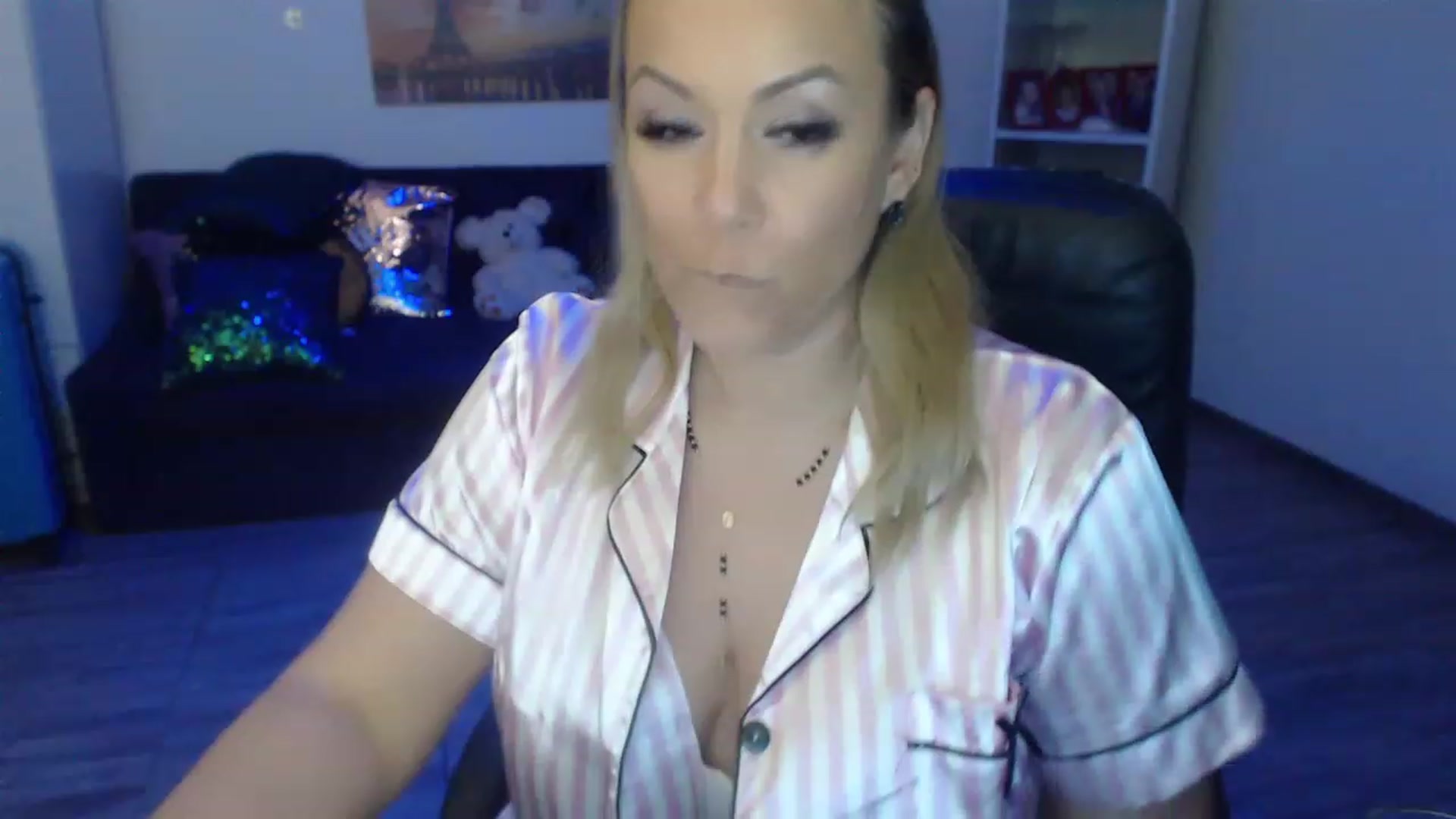 Gallery image thumbnail from A_baby_Boo's myfreecams stream on, 04/20/2023, 22:58 image 4 of 20