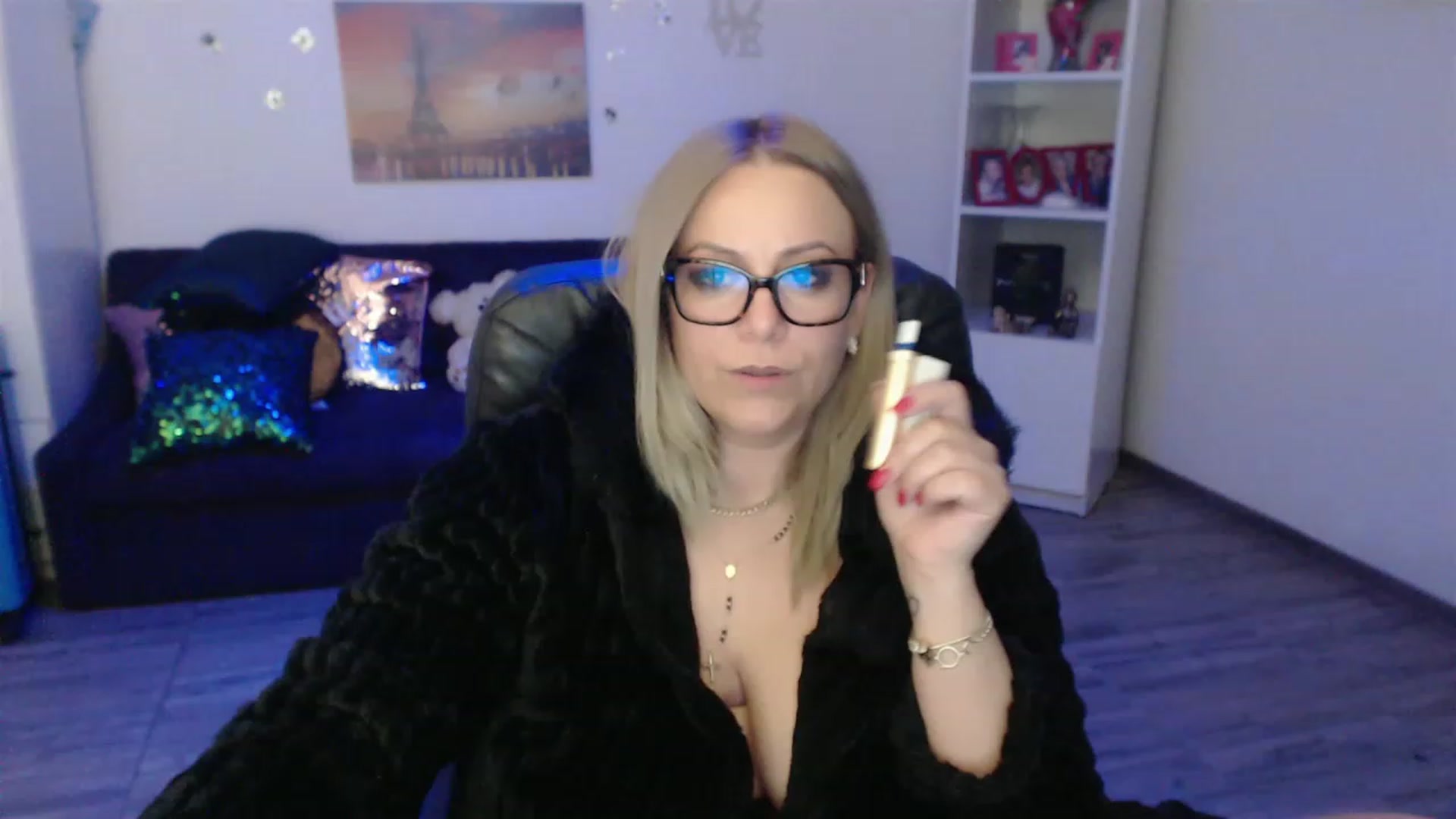 Gallery image thumbnail from A_baby_Boo's myfreecams stream on, 04/23/2023, 23:02 image 10 of 20