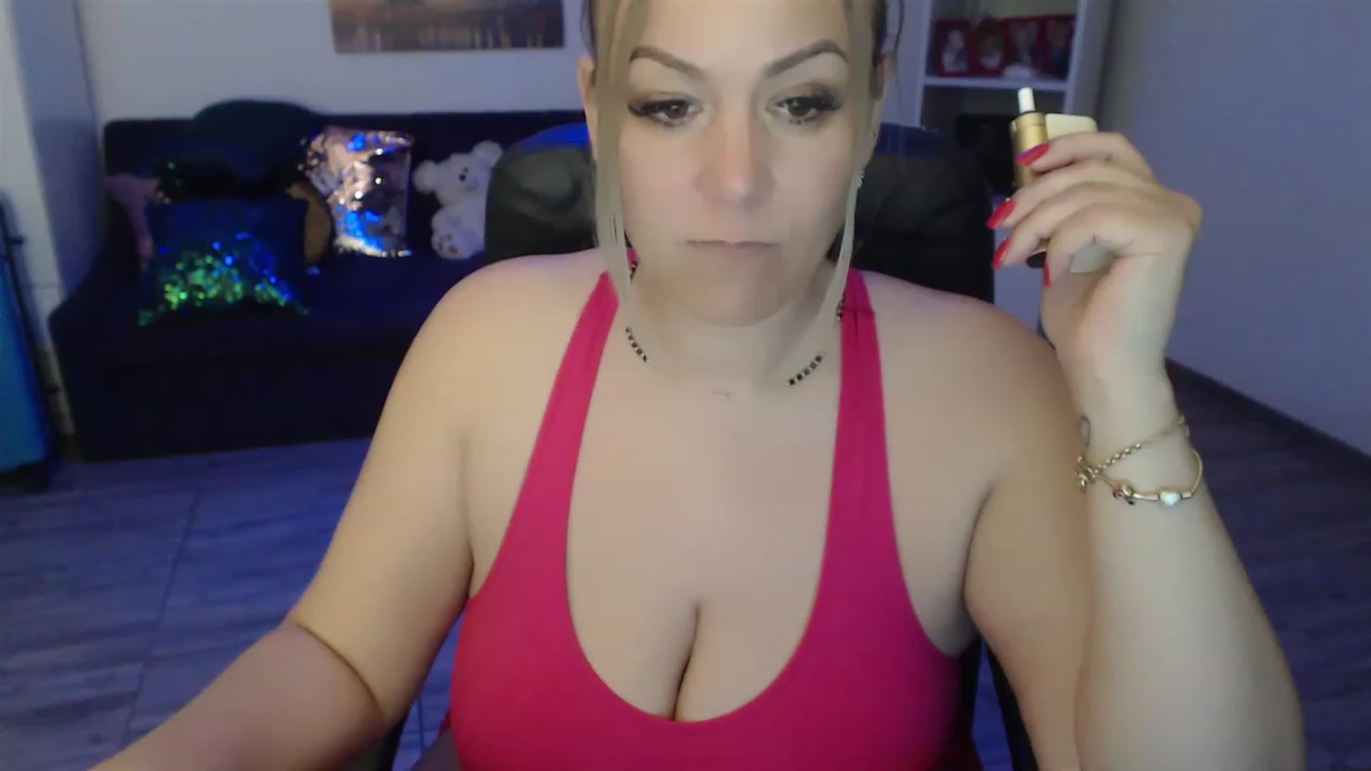 Gallery image thumbnail from A_baby_Boo's myfreecams stream on, 04/25/2023, 19:00 image 9 of 20
