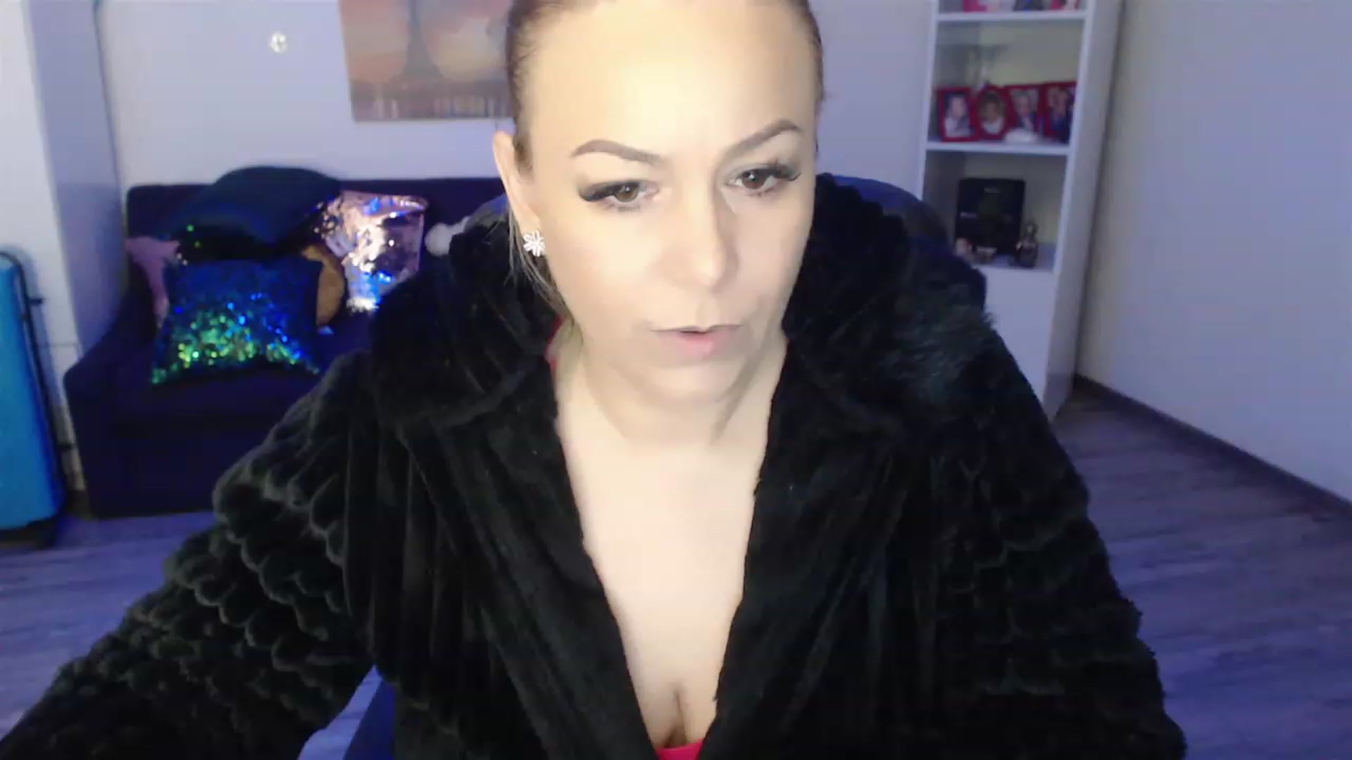 Gallery image thumbnail from A_baby_Boo's myfreecams stream on, 04/26/2023, 18:52 image 2 of 20