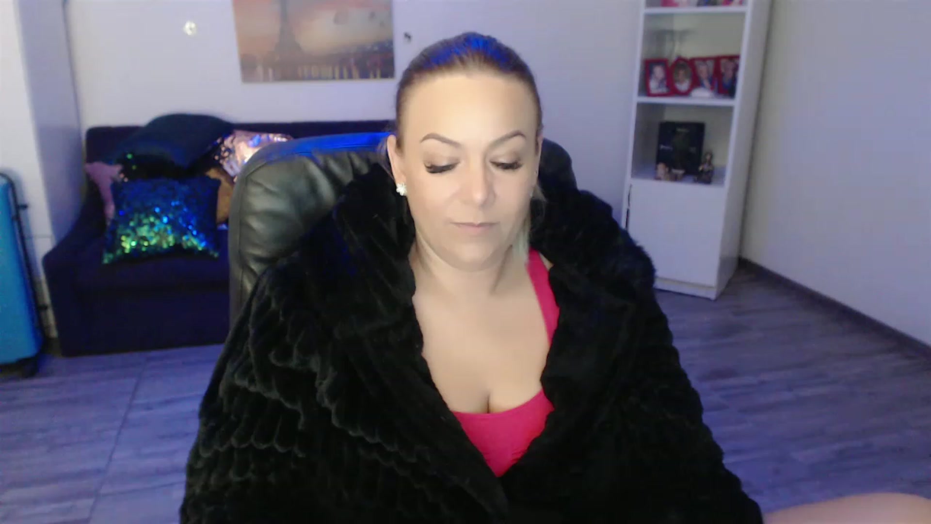 Gallery image thumbnail from A_baby_Boo's myfreecams stream on, 04/26/2023, 18:52 image 16 of 20