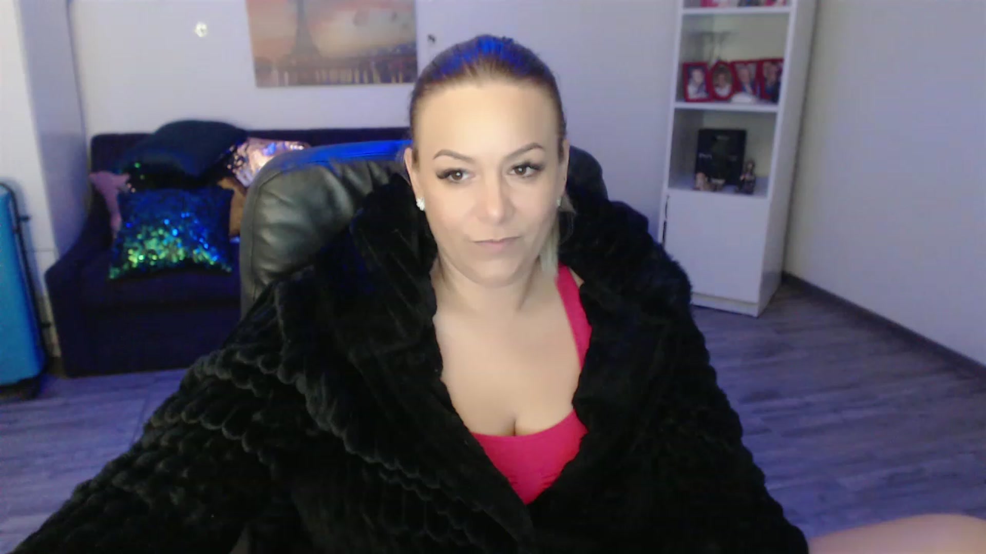 Gallery image thumbnail from A_baby_Boo's myfreecams stream on, 04/26/2023, 18:52 image 17 of 20