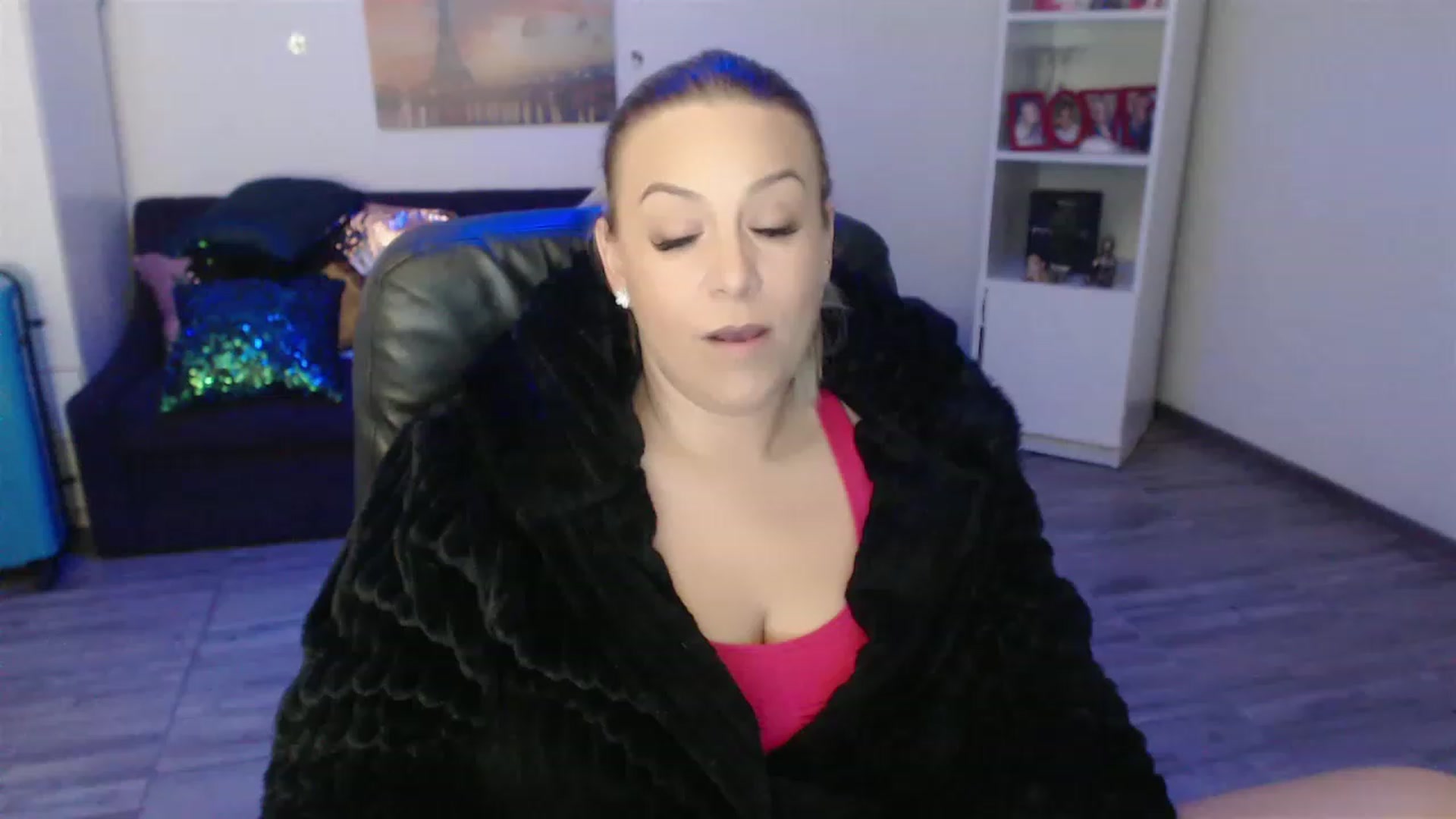 Gallery image thumbnail from A_baby_Boo's myfreecams stream on, 04/26/2023, 18:52 image 19 of 20