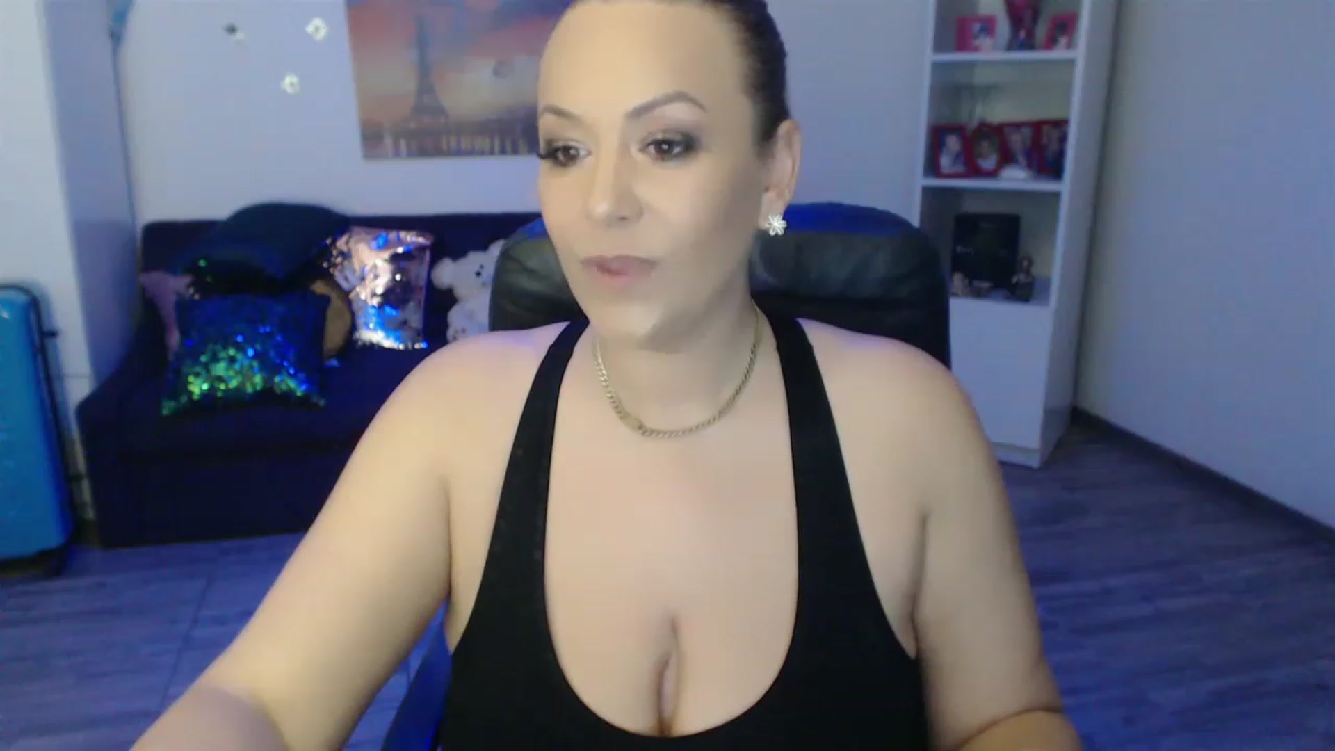 Gallery image thumbnail from A_baby_Boo's myfreecams stream on, 04/28/2023, 14:11 image 15 of 20