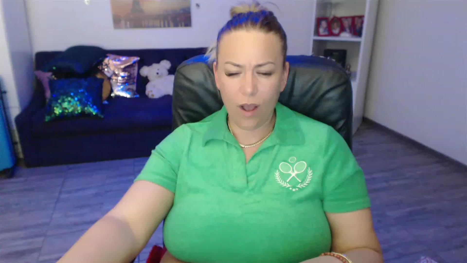 Gallery image thumbnail from A_baby_Boo's myfreecams stream on, 04/30/2023, 20:50 image 12 of 20