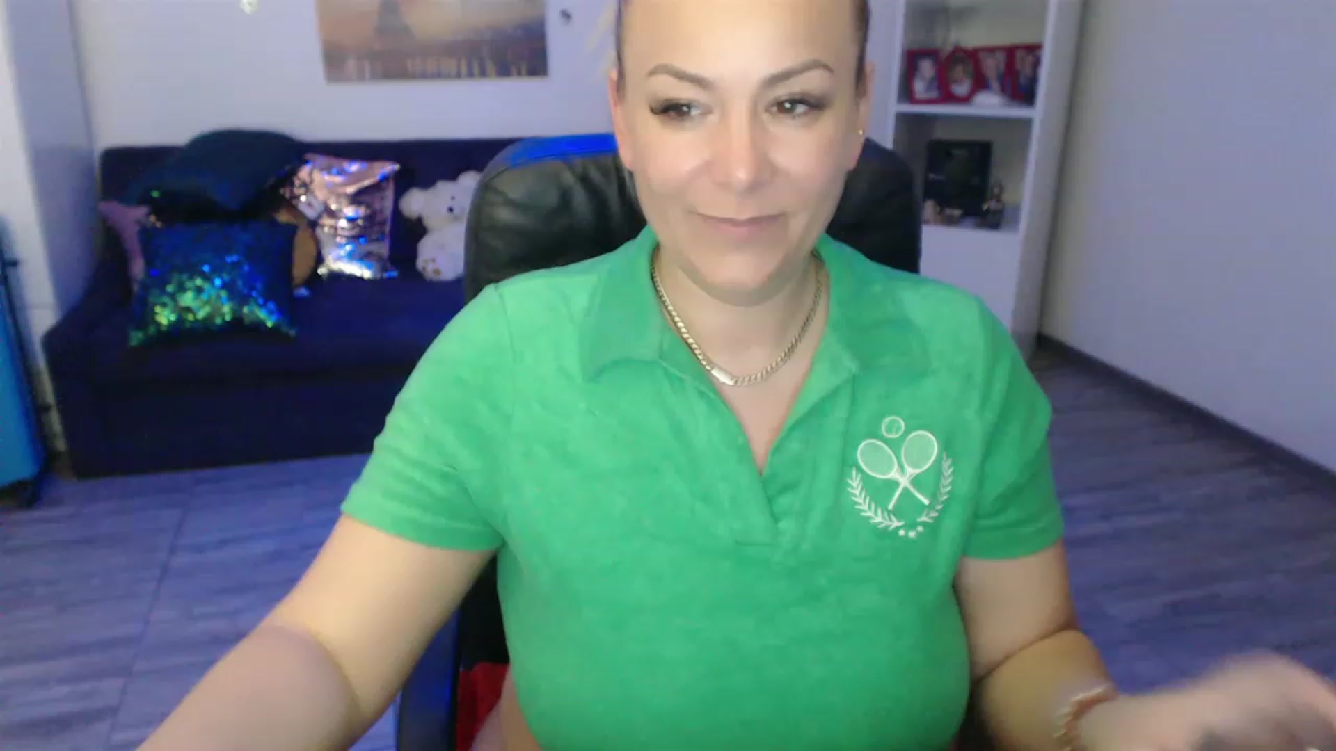 Gallery image thumbnail from A_baby_Boo's myfreecams stream on, 04/30/2023, 20:50 image 11 of 20