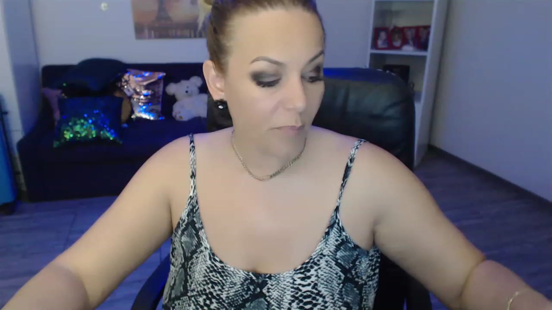 Gallery image thumbnail from A_baby_Boo's myfreecams stream on, 05/02/2023, 20:15 image 3 of 20