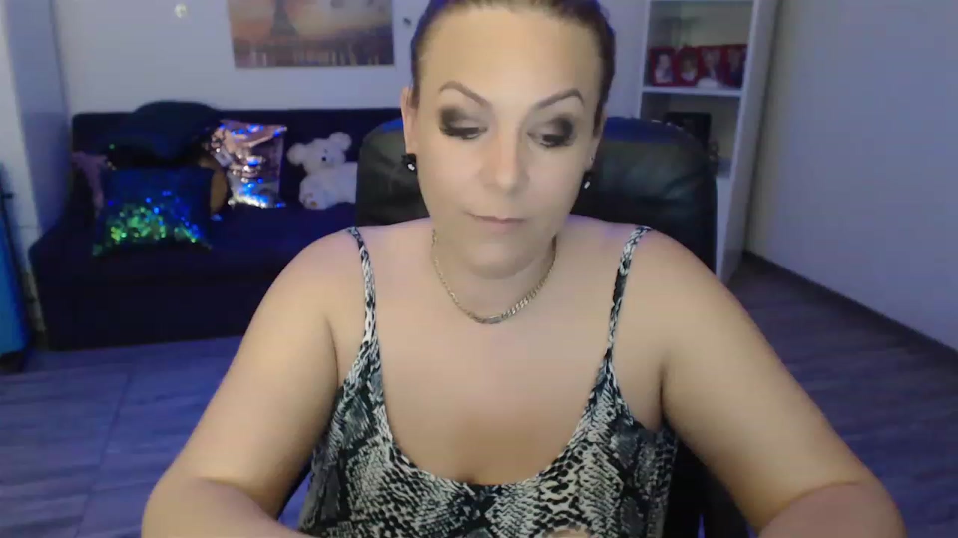 Gallery image thumbnail from A_baby_Boo's myfreecams stream on, 05/02/2023, 20:15 image 4 of 20
