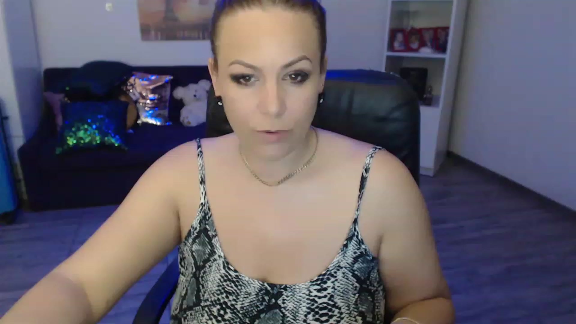 Gallery image thumbnail from A_baby_Boo's myfreecams stream on, 05/02/2023, 20:15 image 1 of 20
