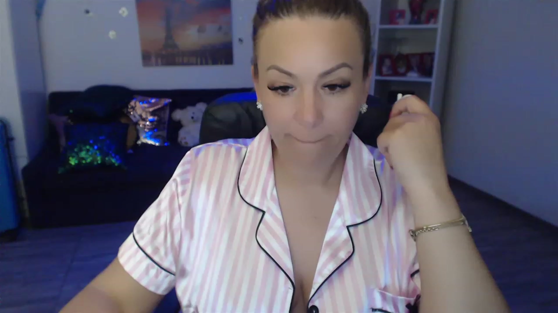 Gallery image thumbnail from A_baby_Boo's myfreecams stream on, 05/05/2023, 19:28 image 8 of 20