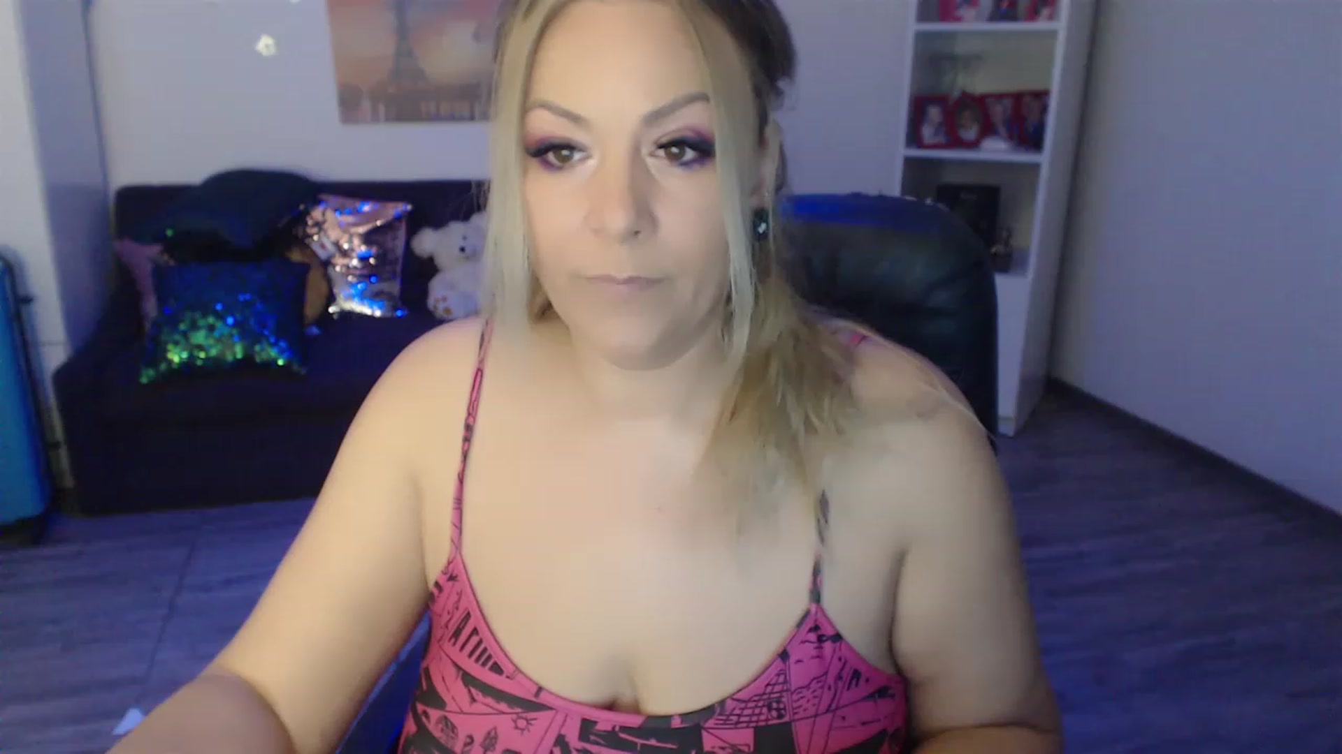 Gallery image thumbnail from A_baby_Boo's myfreecams stream on, 05/06/2023, 11:23 image 5 of 20