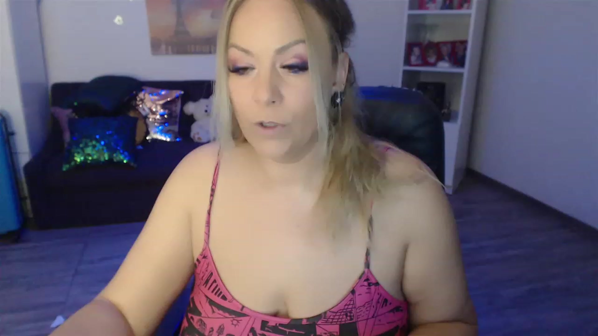 Gallery image thumbnail from A_baby_Boo's myfreecams stream on, 05/06/2023, 11:23 image 4 of 20