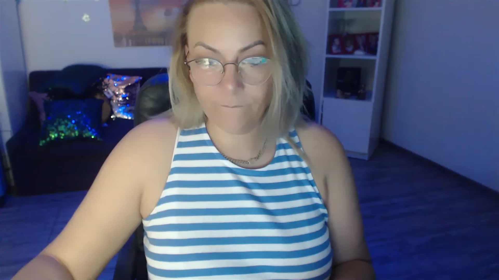 Gallery image thumbnail from A_baby_Boo's myfreecams stream on, 05/07/2023, 14:39 image 17 of 20