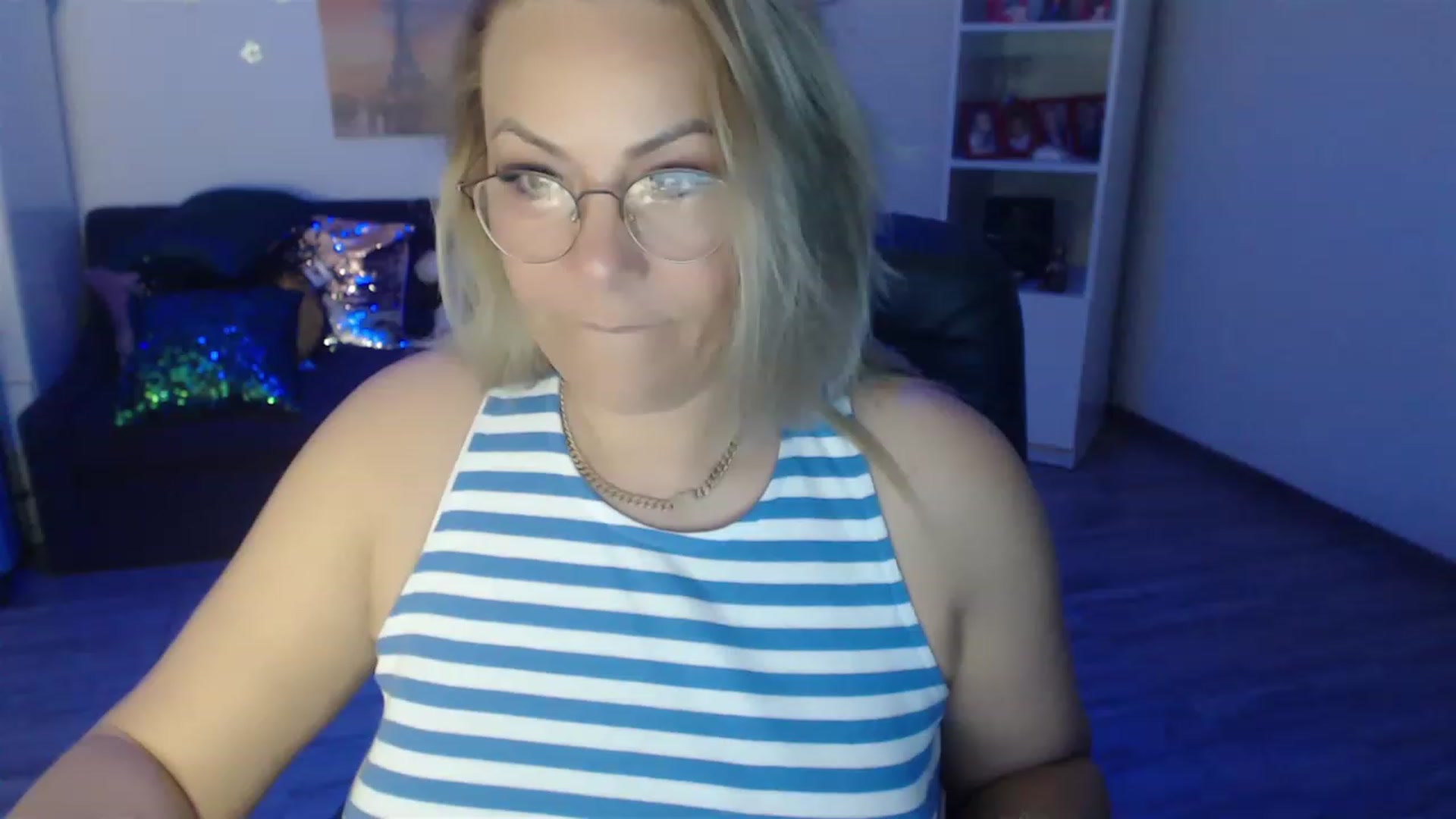 Gallery image thumbnail from A_baby_Boo's myfreecams stream on, 05/07/2023, 14:39 image 14 of 20