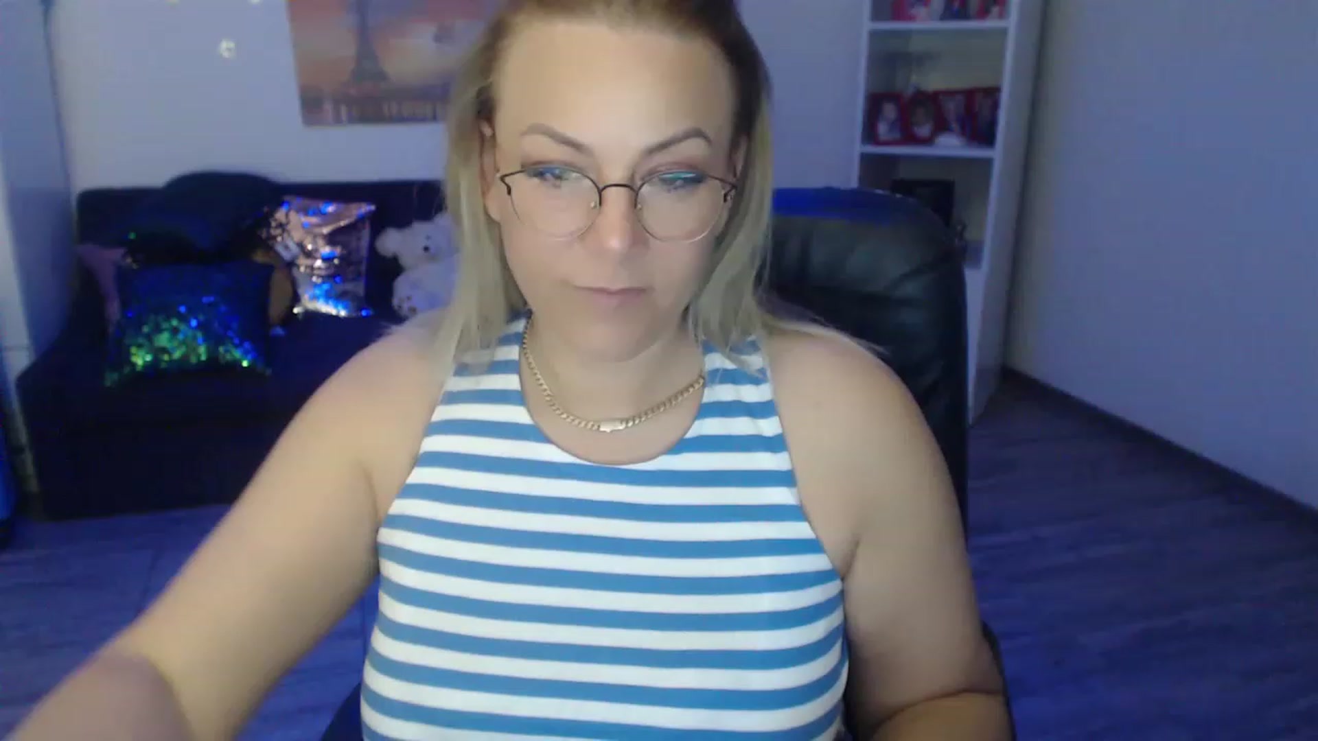 Gallery image thumbnail from A_baby_Boo's myfreecams stream on, 05/07/2023, 15:21 image 11 of 20