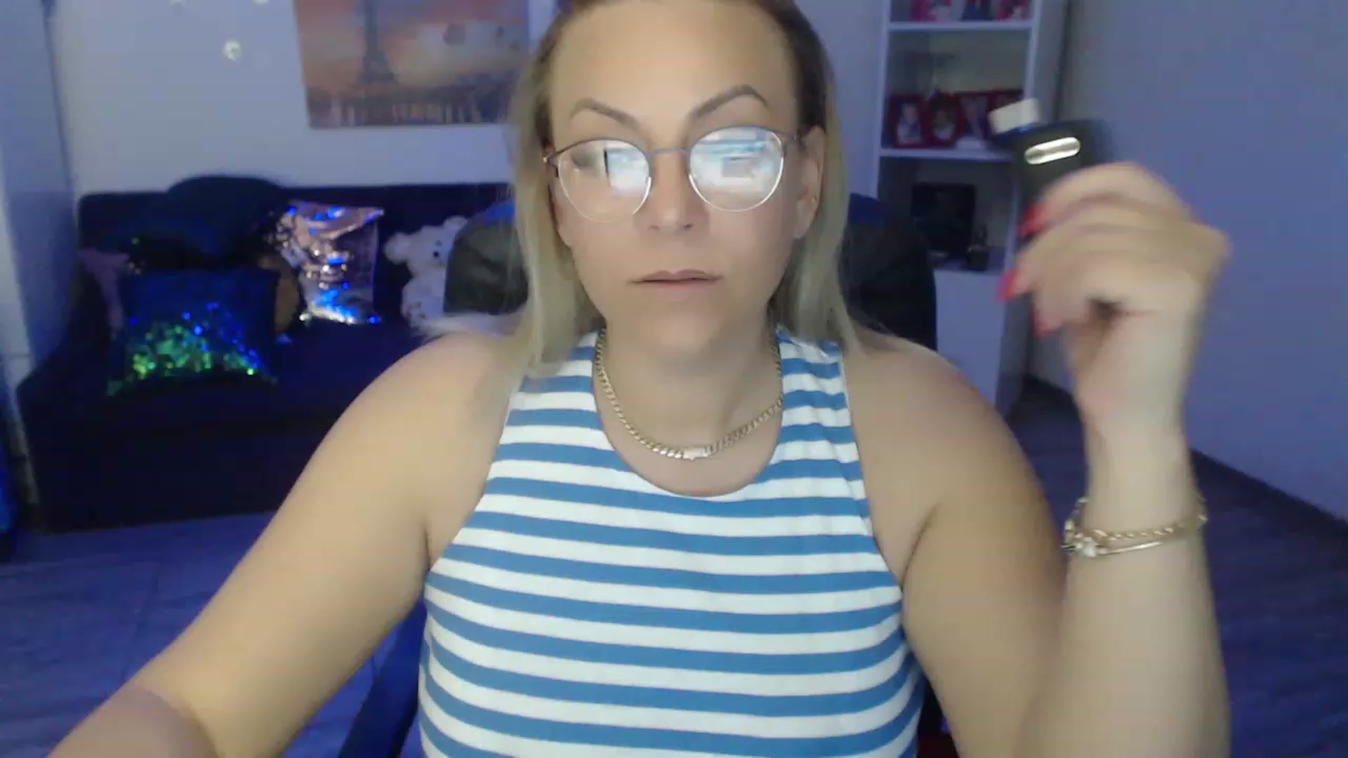 Gallery image thumbnail from A_baby_Boo's myfreecams stream on, 05/07/2023, 15:21 image 6 of 20